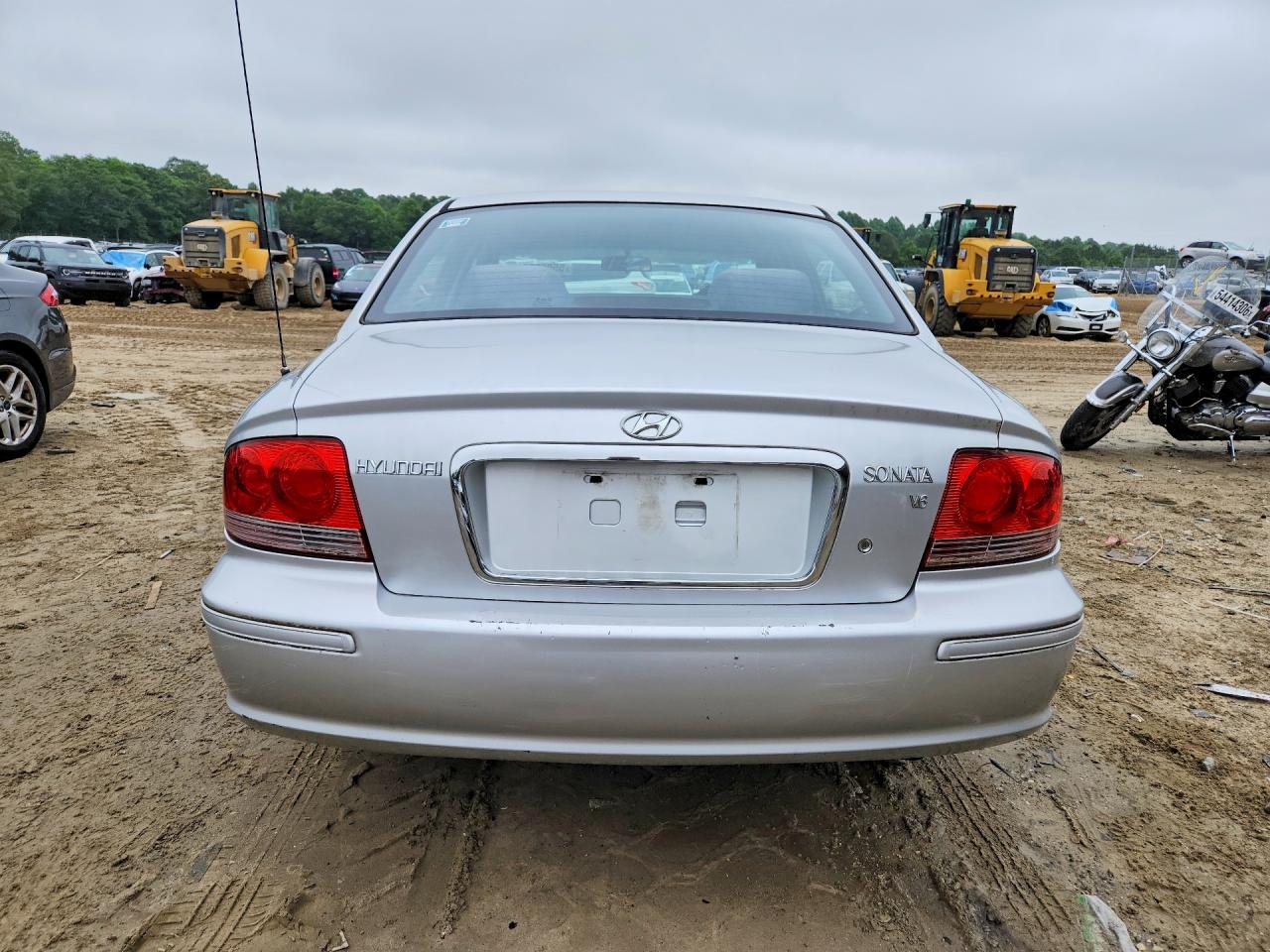 2005 Hyundai Sonata Gl Silver vin: KMHWF25H65A135631