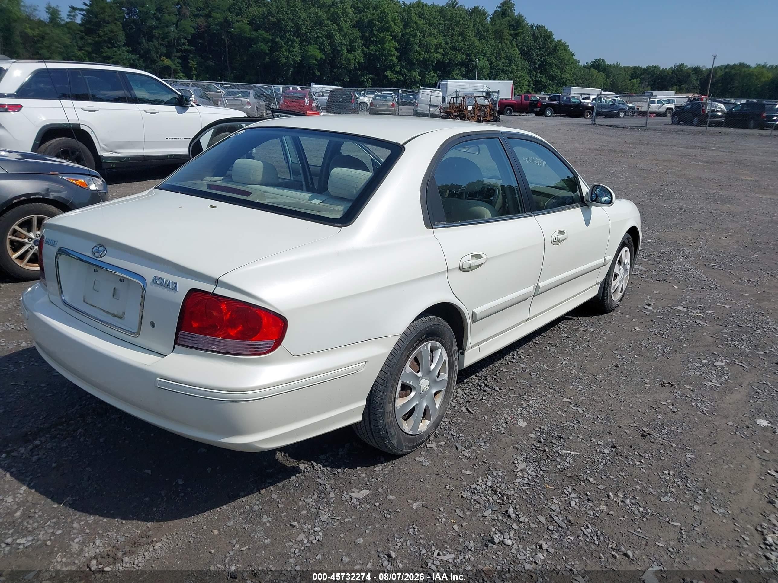 2005 Hyundai Sonata Gl V6 White vin: KMHWF25H75A210336