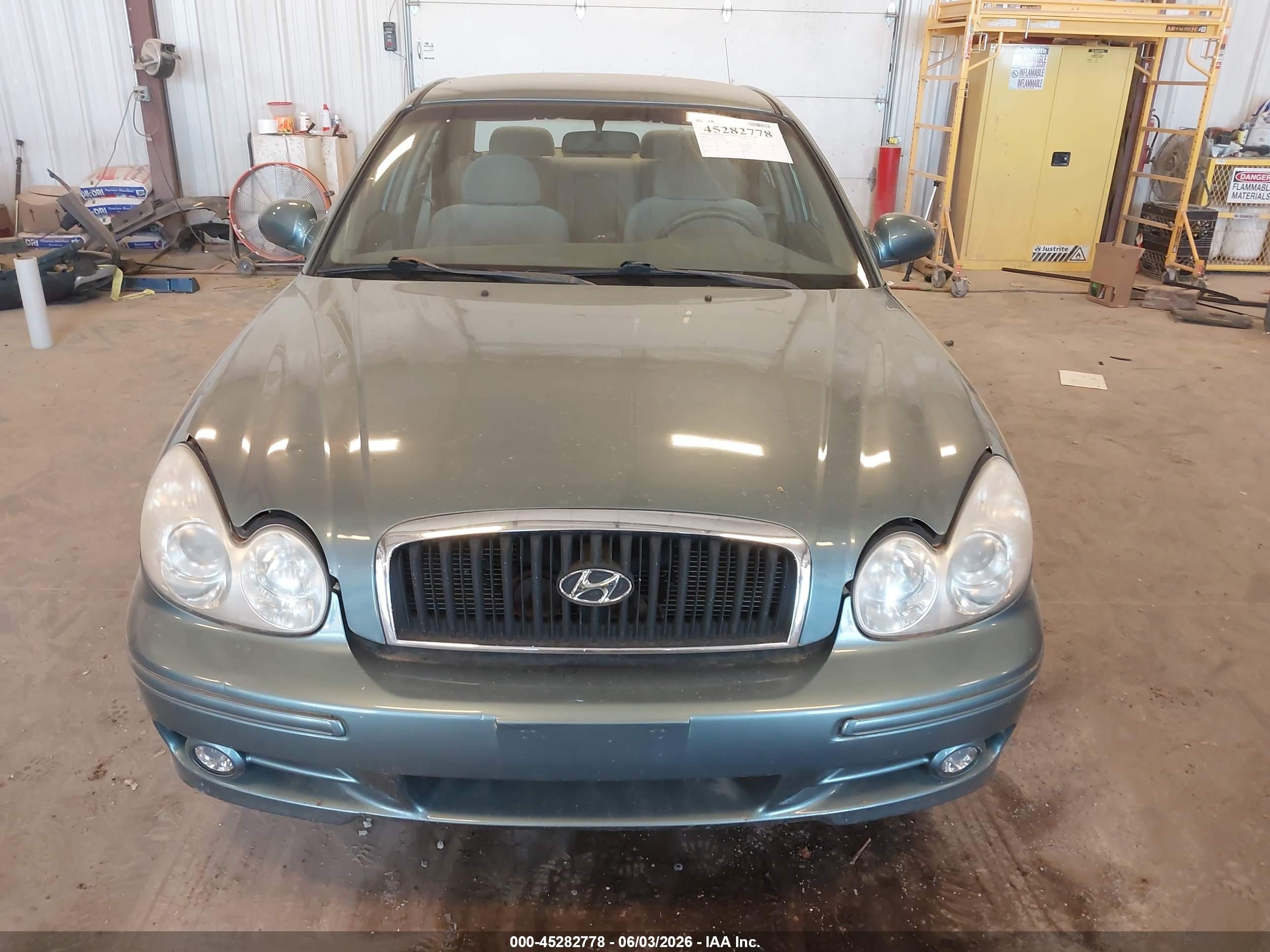 2004 Hyundai Sonata   Light Blue vin: KMHWF25H94A006572