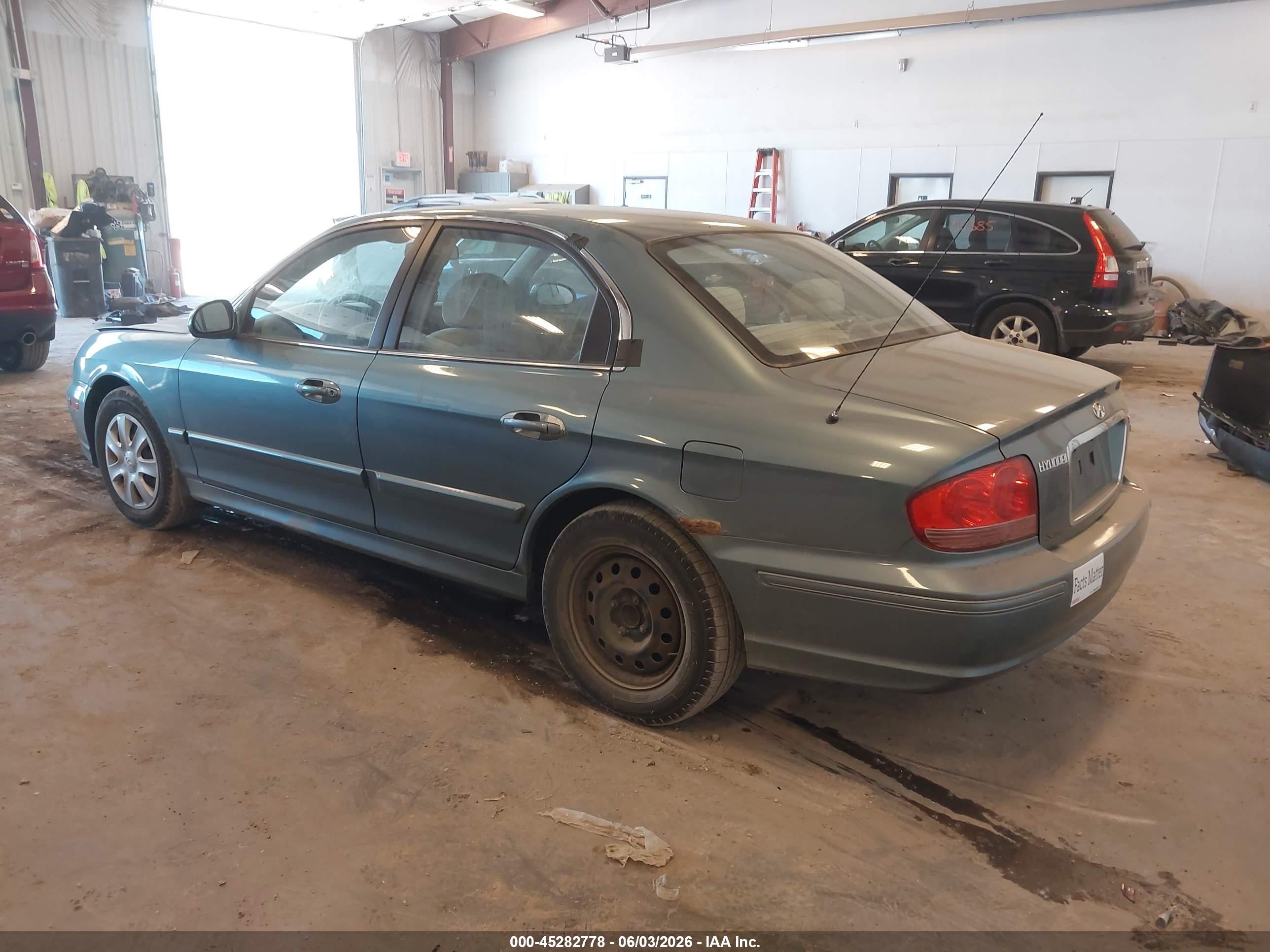 2004 Hyundai Sonata   Light Blue vin: KMHWF25H94A006572
