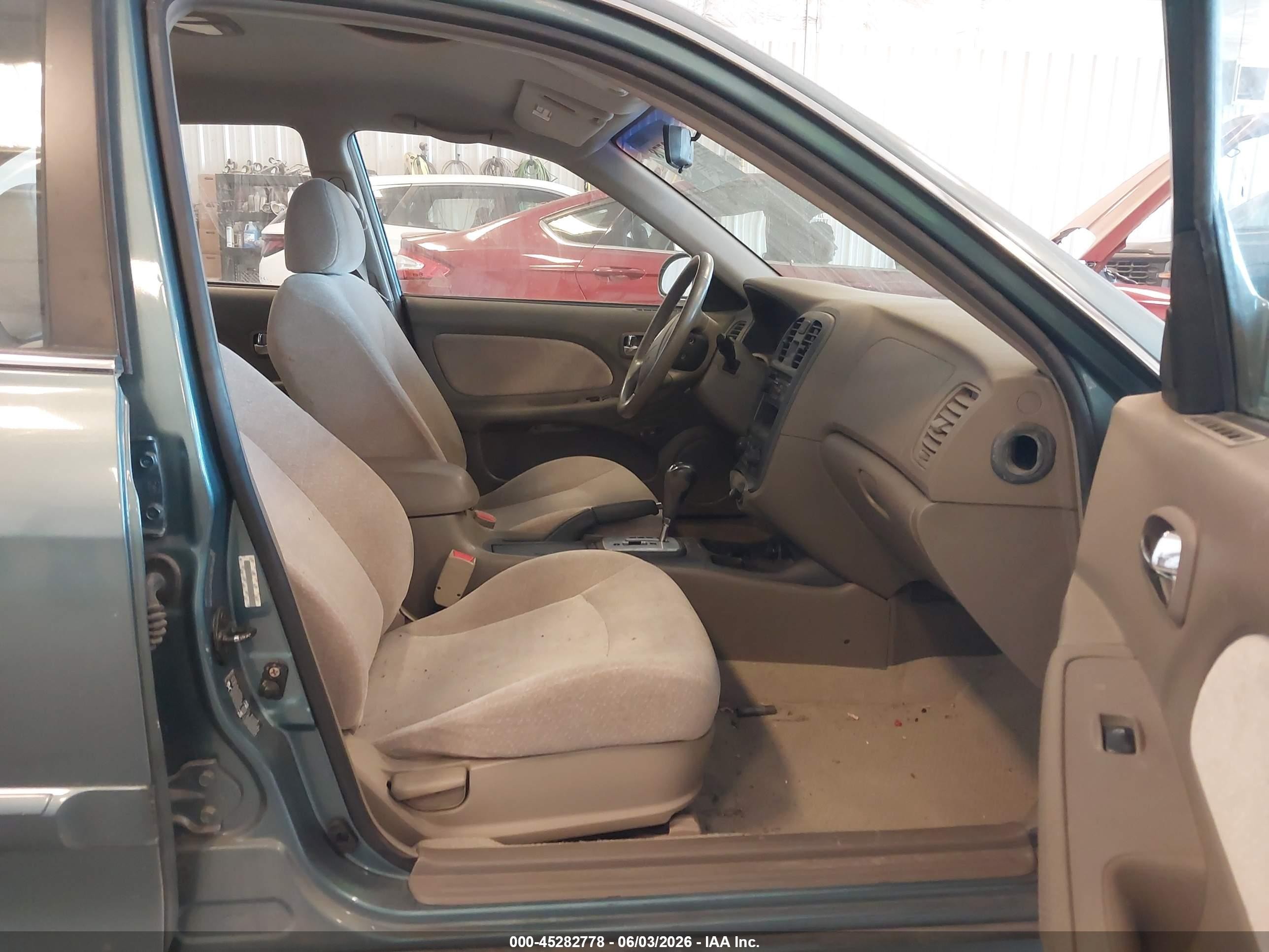 2004 Hyundai Sonata   Light Blue vin: KMHWF25H94A006572
