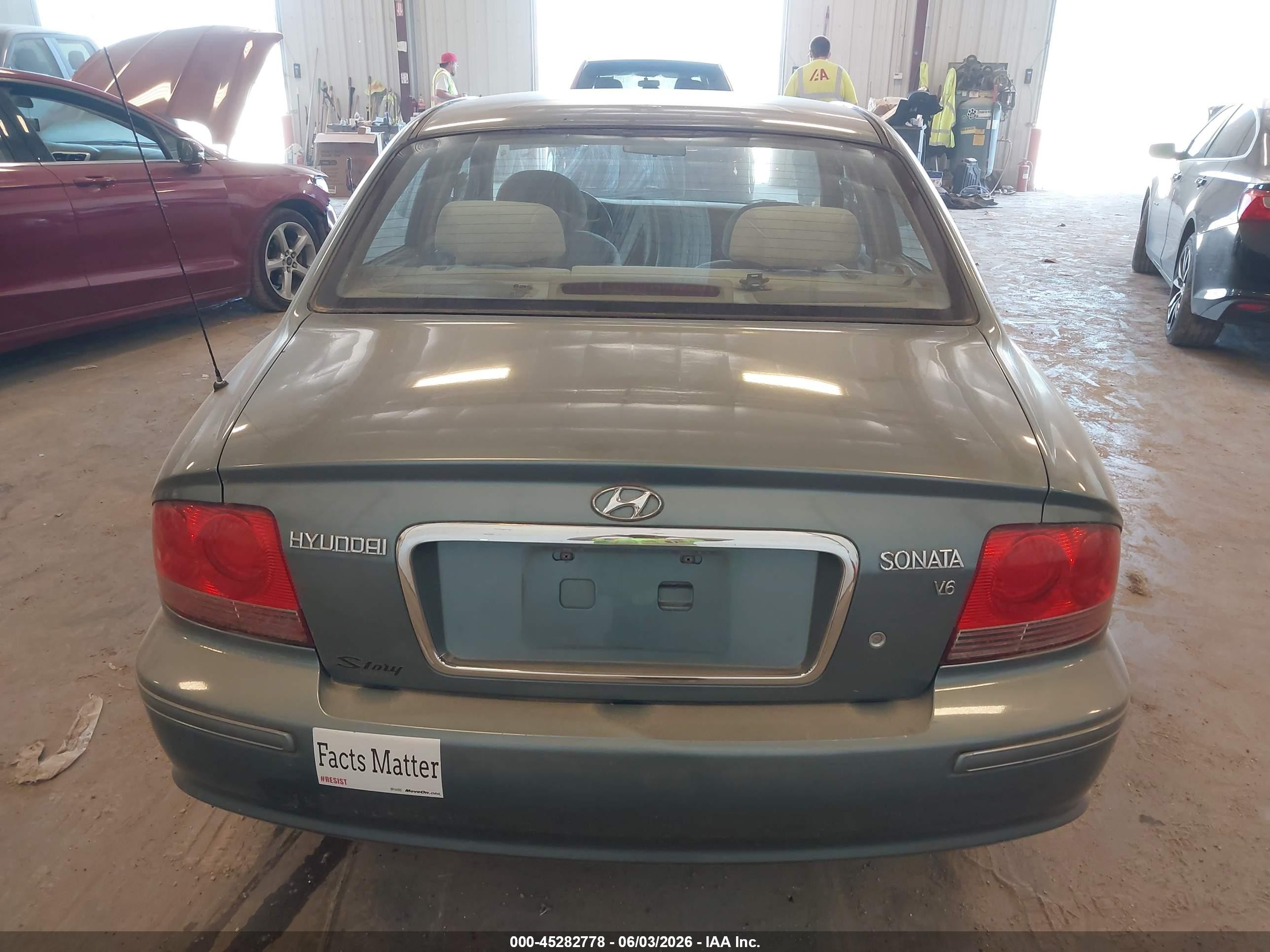2004 Hyundai Sonata   Light Blue vin: KMHWF25H94A006572