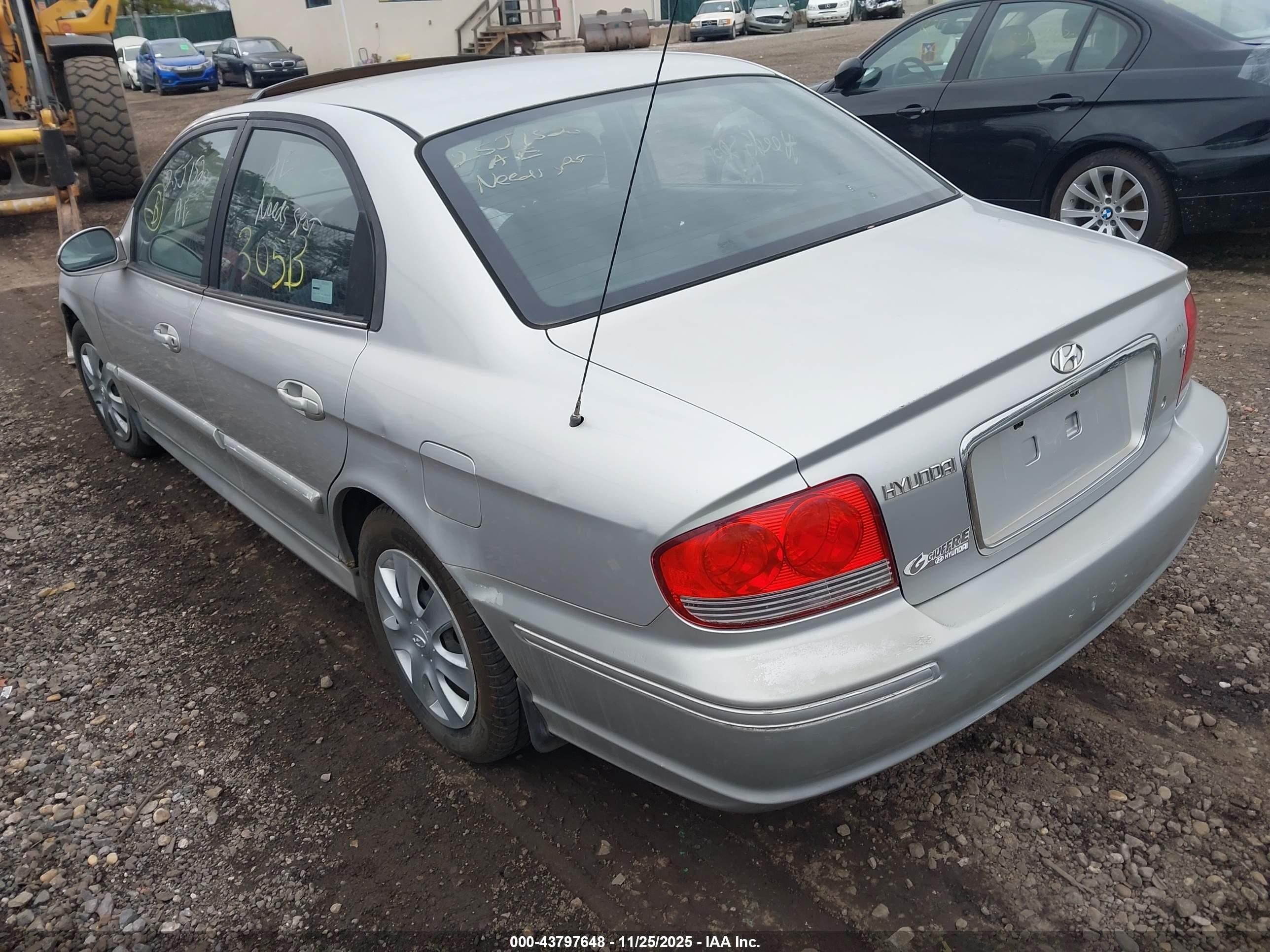 2002 Hyundai Sonata Gls Gray vin: KMHWF25HX2A698614