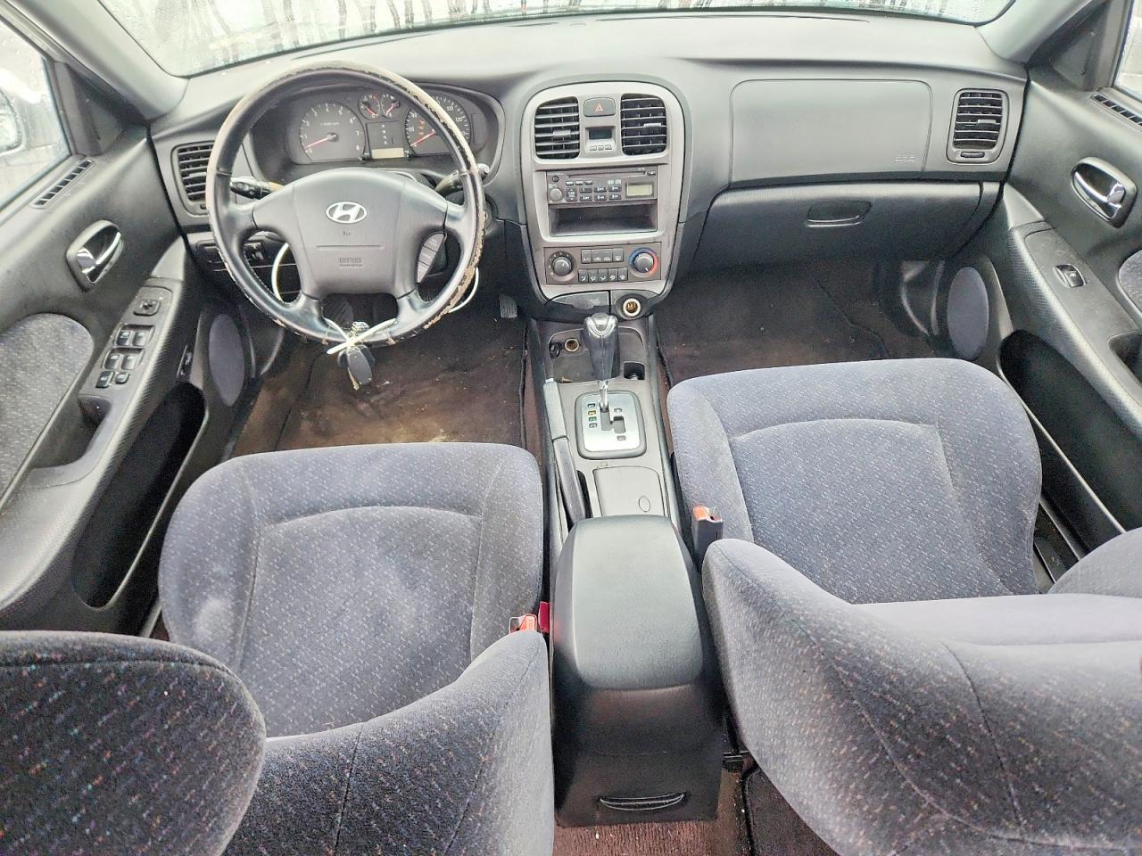 2002 Hyundai Sonata Base Silver vin: KMHWF25S02A602646