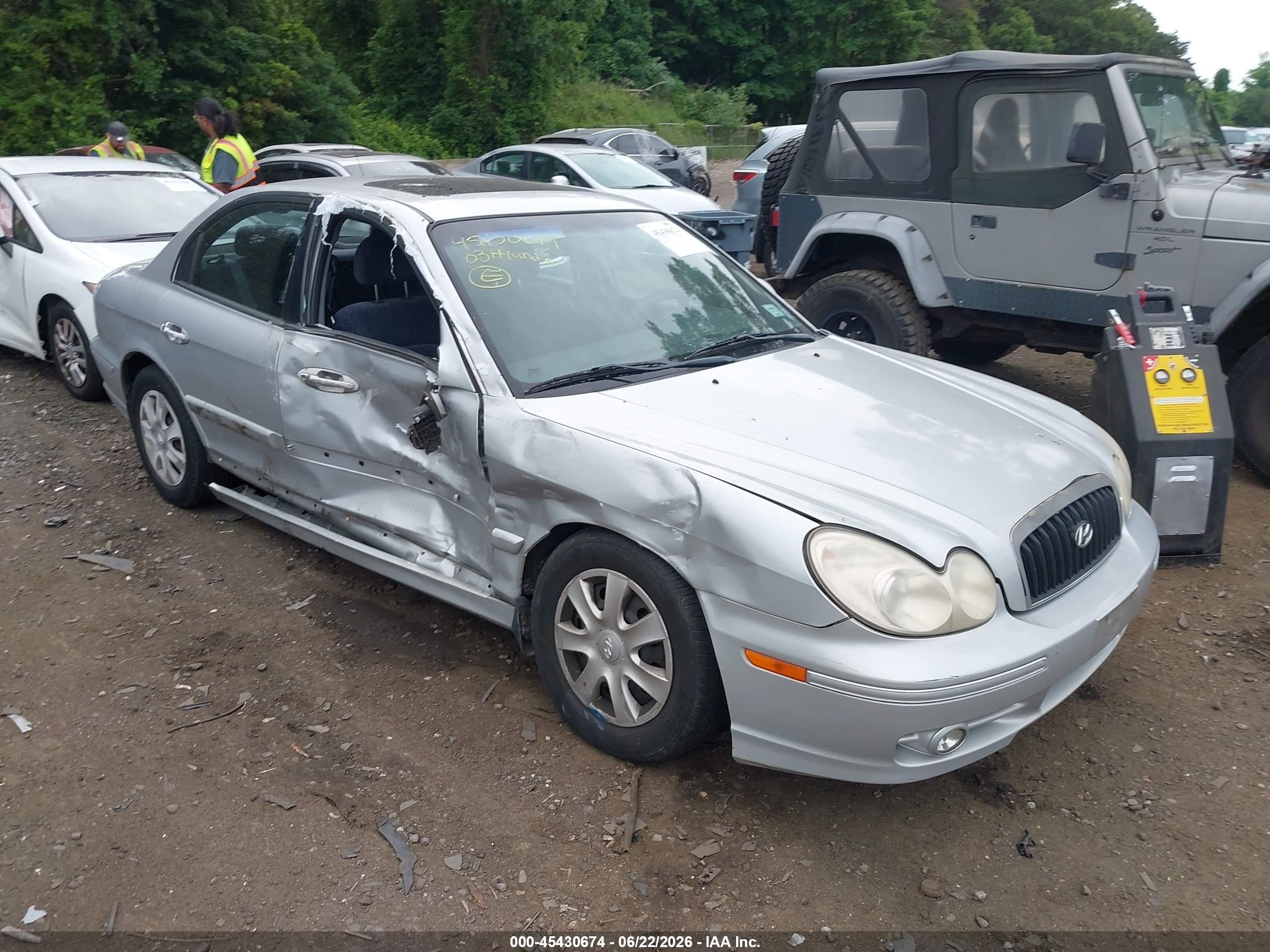 2003 Hyundai Sonata   Silver vin: KMHWF25S03A825884