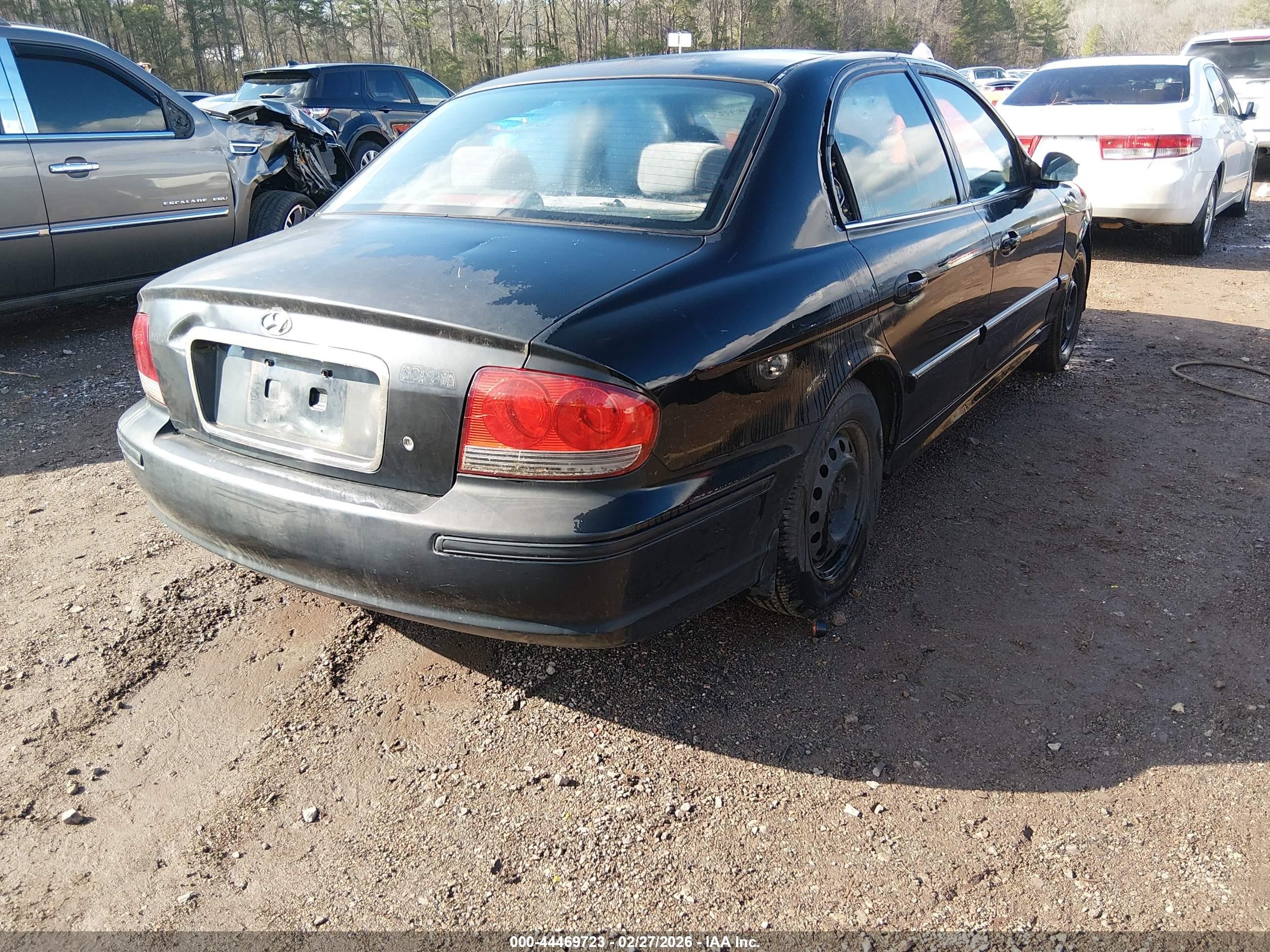 2002 Hyundai Sonata   Black vin: KMHWF25S12A590474