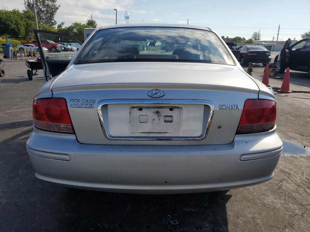 2003 Hyundai Sonata Gl Silver vin: KMHWF25S13A742092