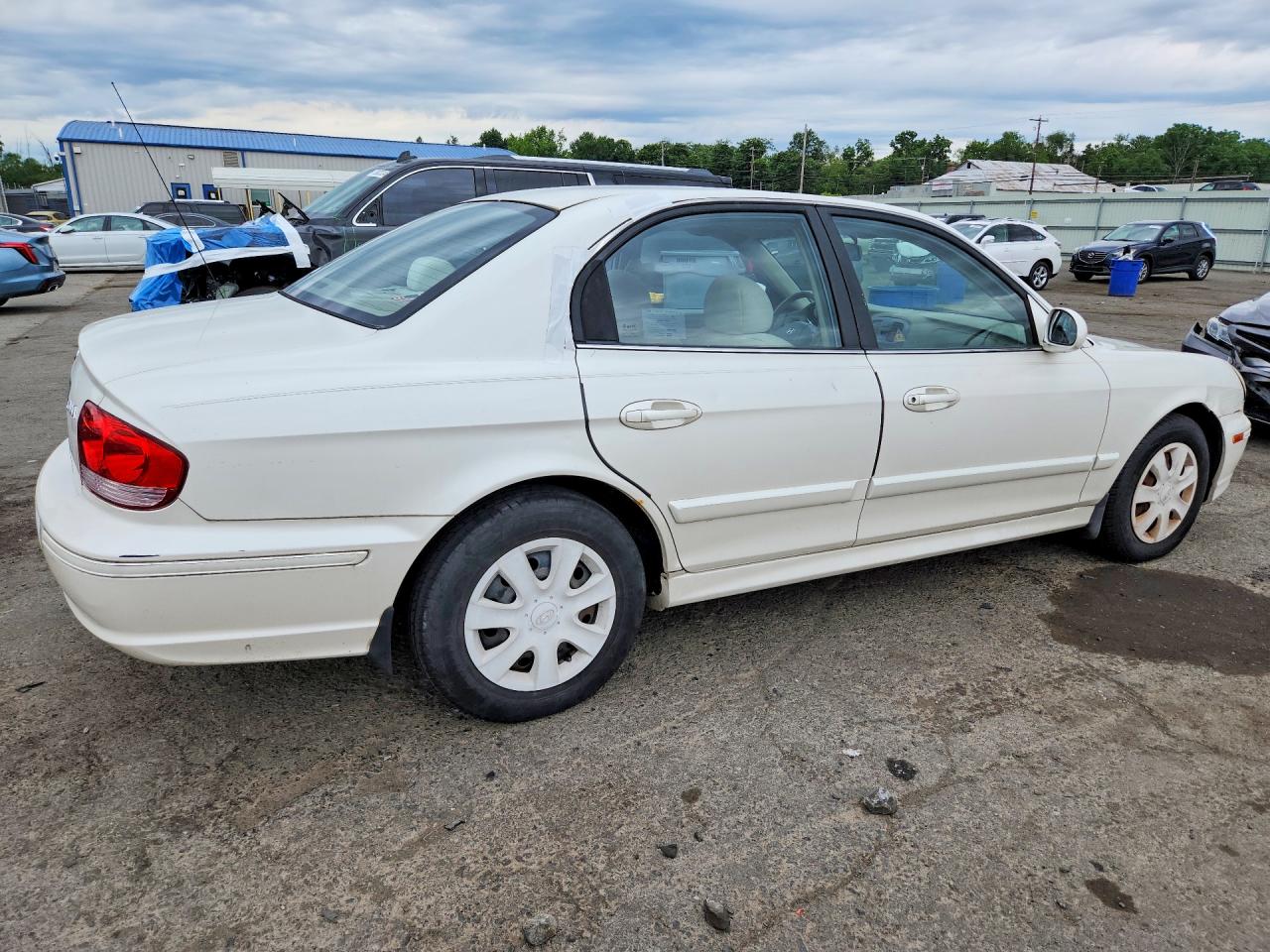 2004 Hyundai Sonata Gl White vin: KMHWF25S14A947381