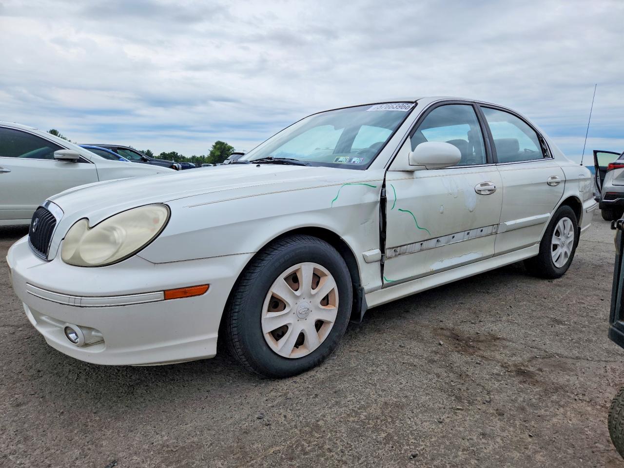 KMHWF25S14A947381