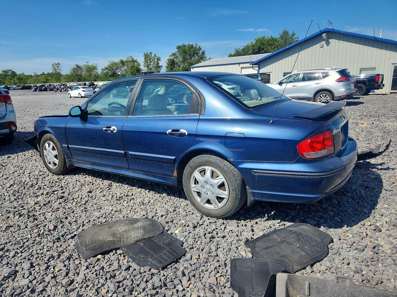 2004 Hyundai Sonata Base Blue vin: KMHWF25S24A996847