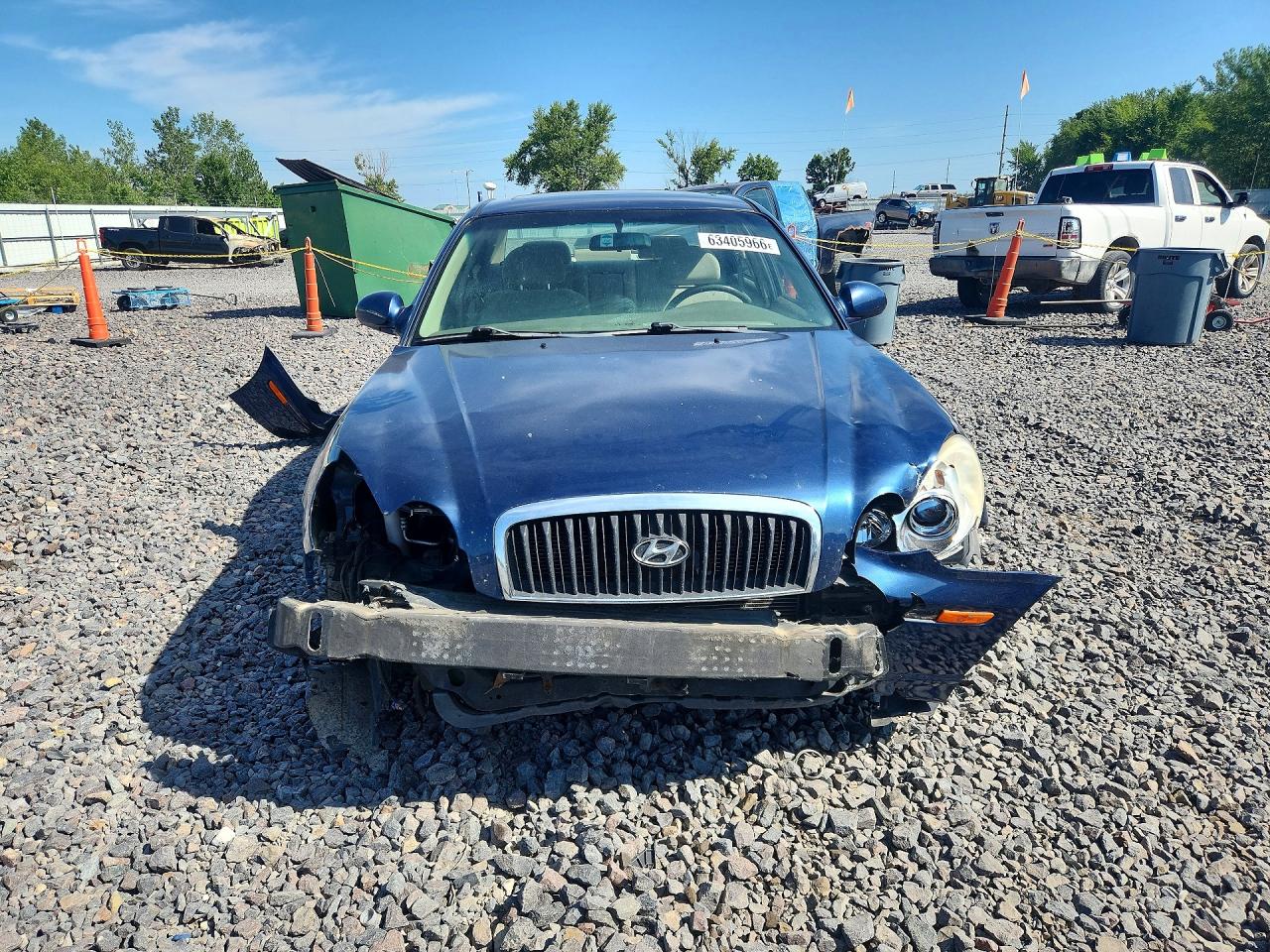 2004 Hyundai Sonata Base Blue vin: KMHWF25S24A996847