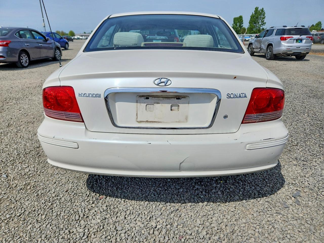 2002 Hyundai Sonata Gl White vin: KMHWF25S32A521639