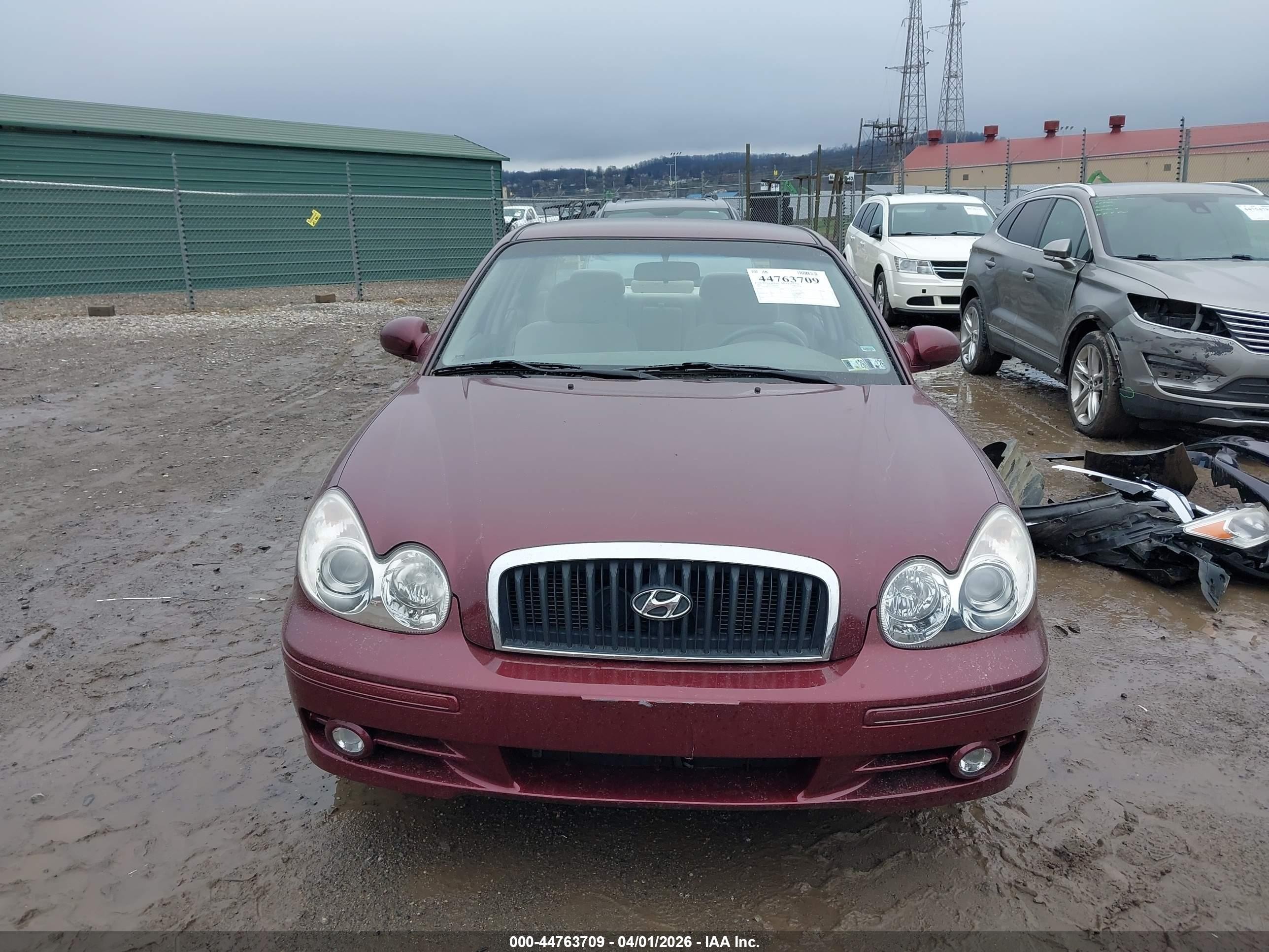 2002 Hyundai Sonata   Red vin: KMHWF25S32A667653