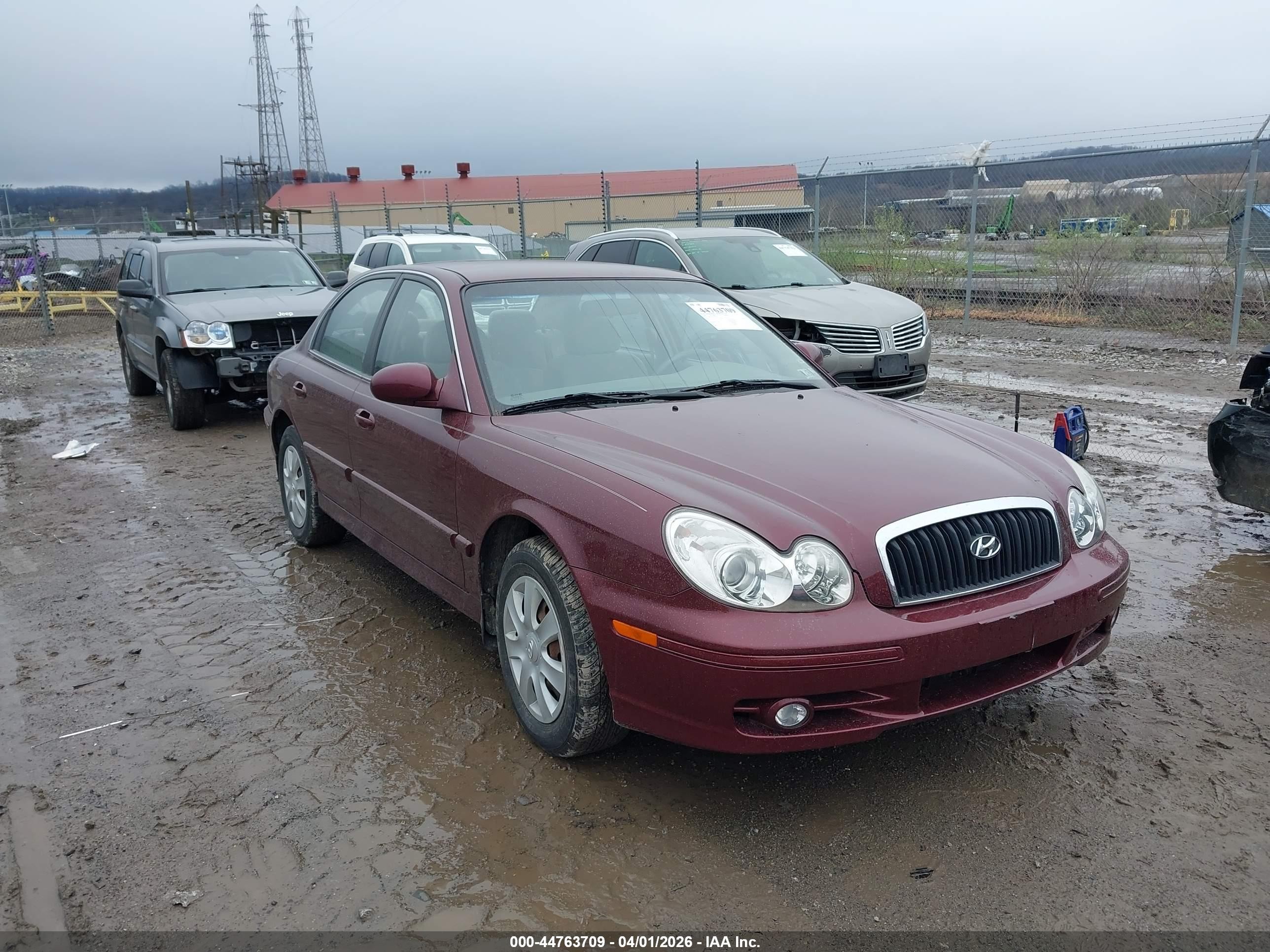 2002 Hyundai Sonata   Red vin: KMHWF25S32A667653