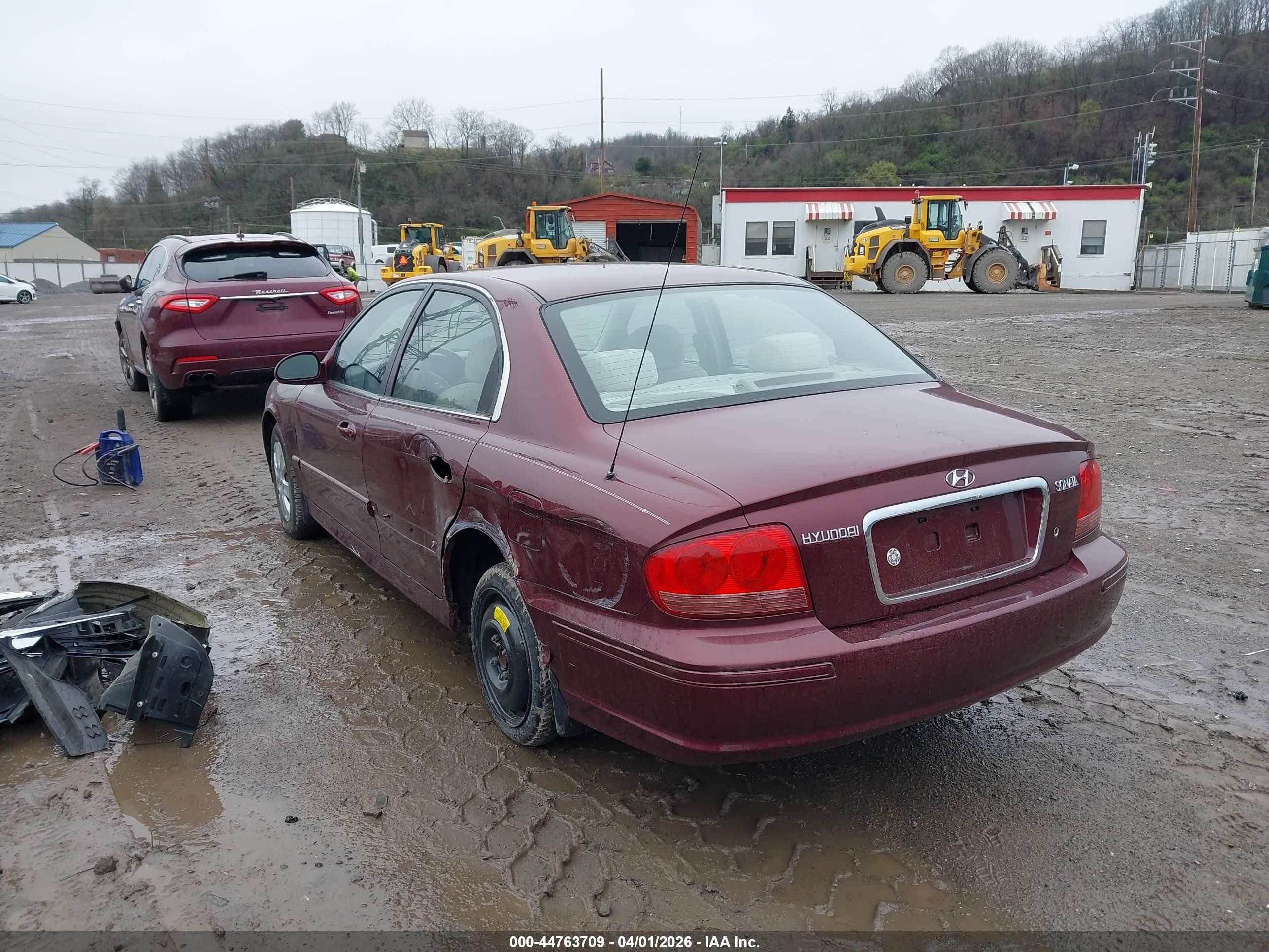 2002 Hyundai Sonata   Red vin: KMHWF25S32A667653
