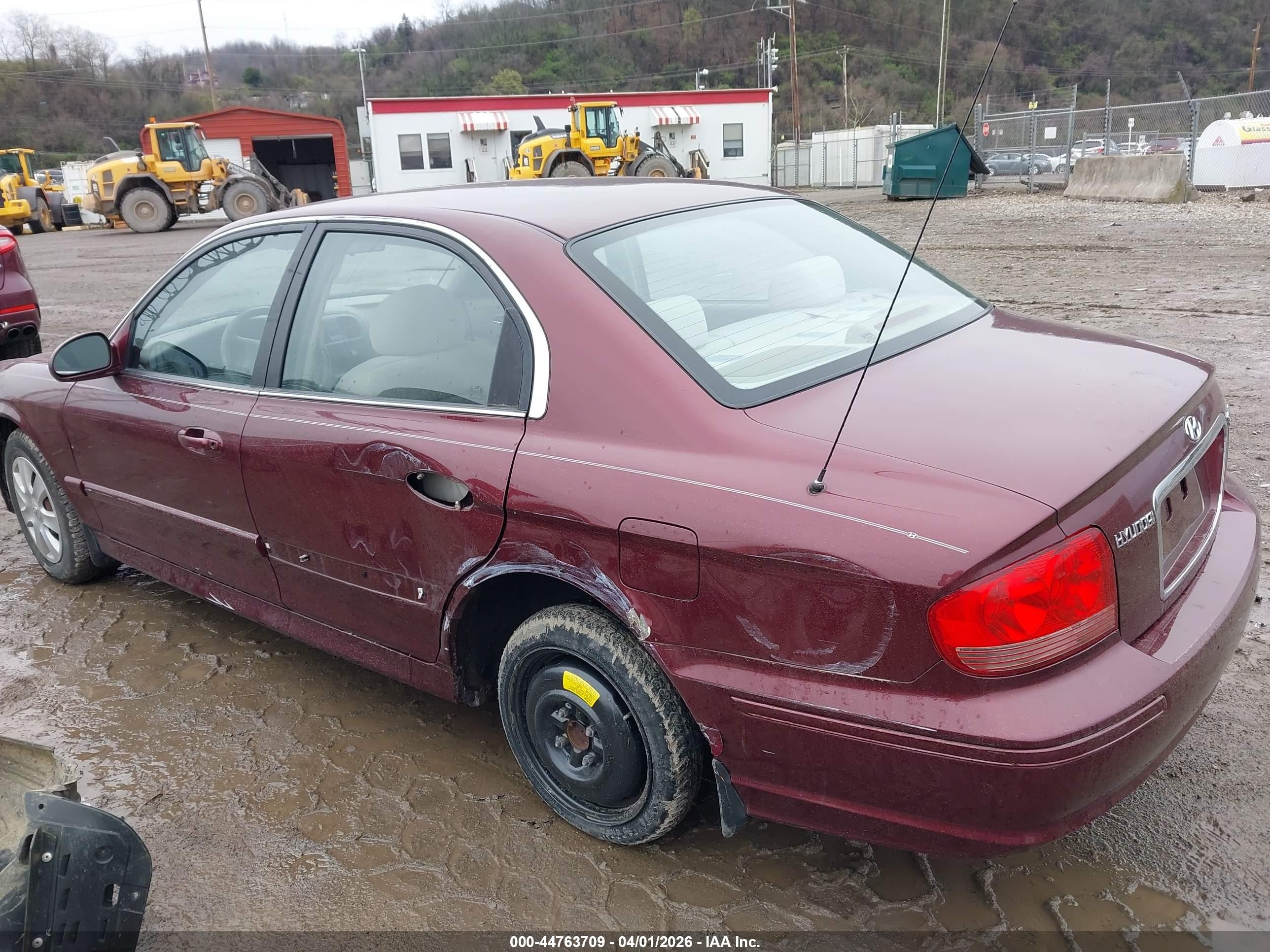 2002 Hyundai Sonata   Red vin: KMHWF25S32A667653