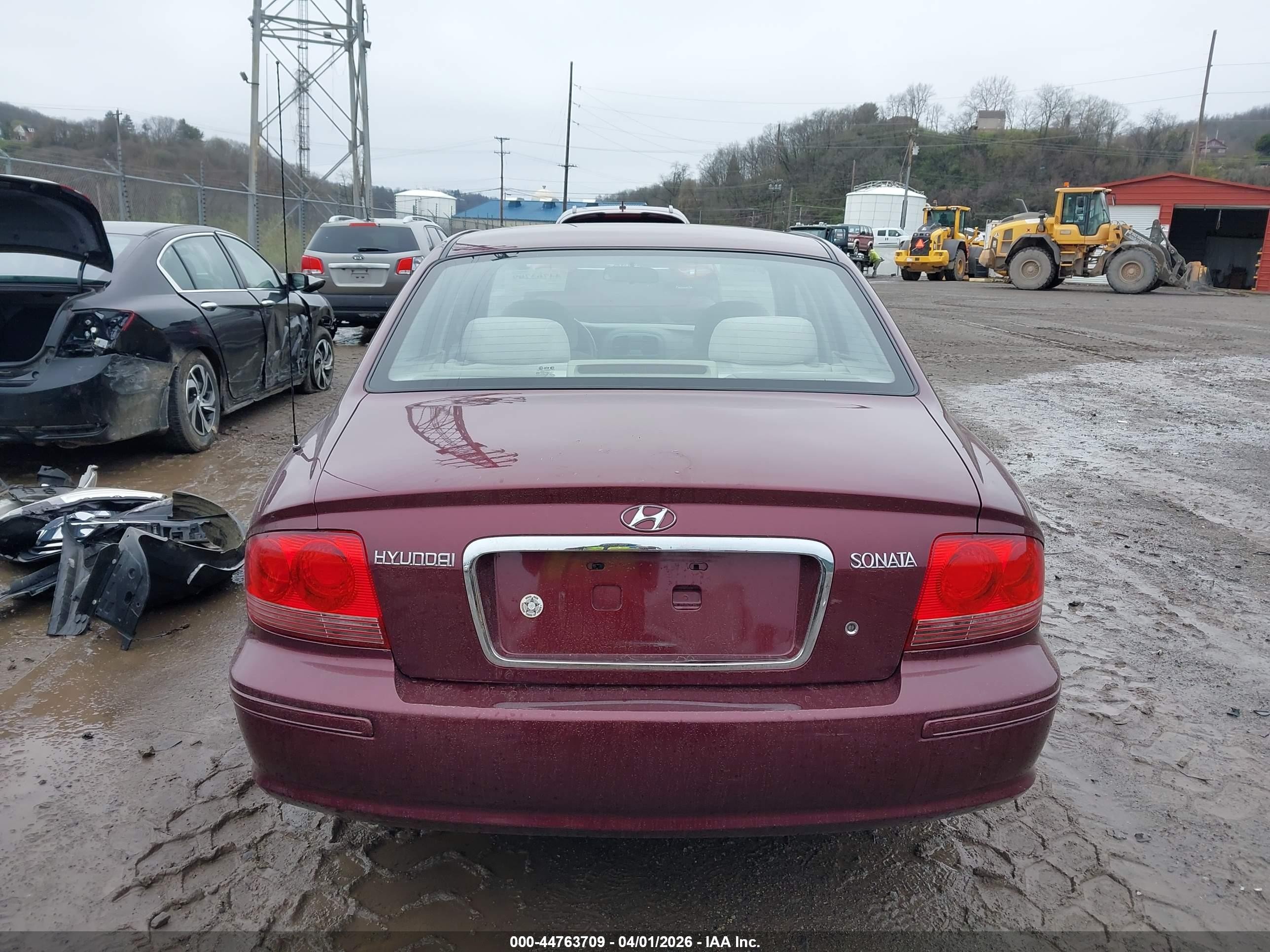 2002 Hyundai Sonata   Red vin: KMHWF25S32A667653