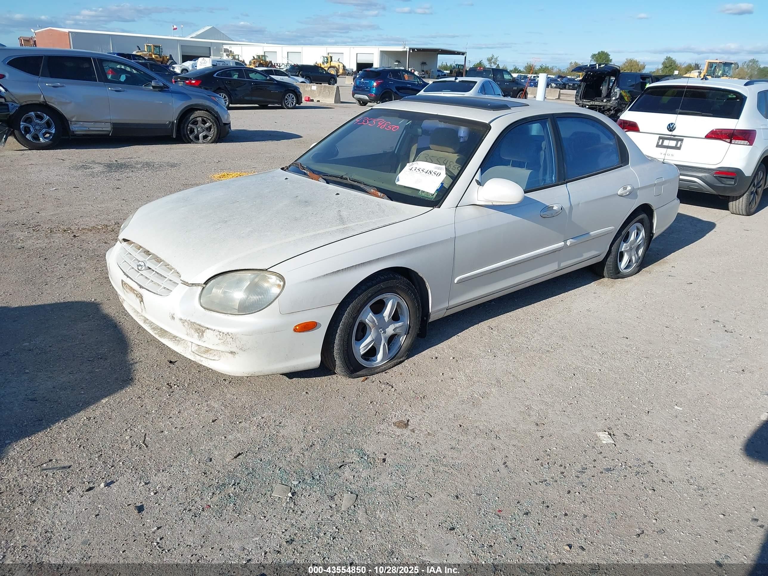 2001 Hyundai Sonata   Белый vin: KMHWF25S41A403128