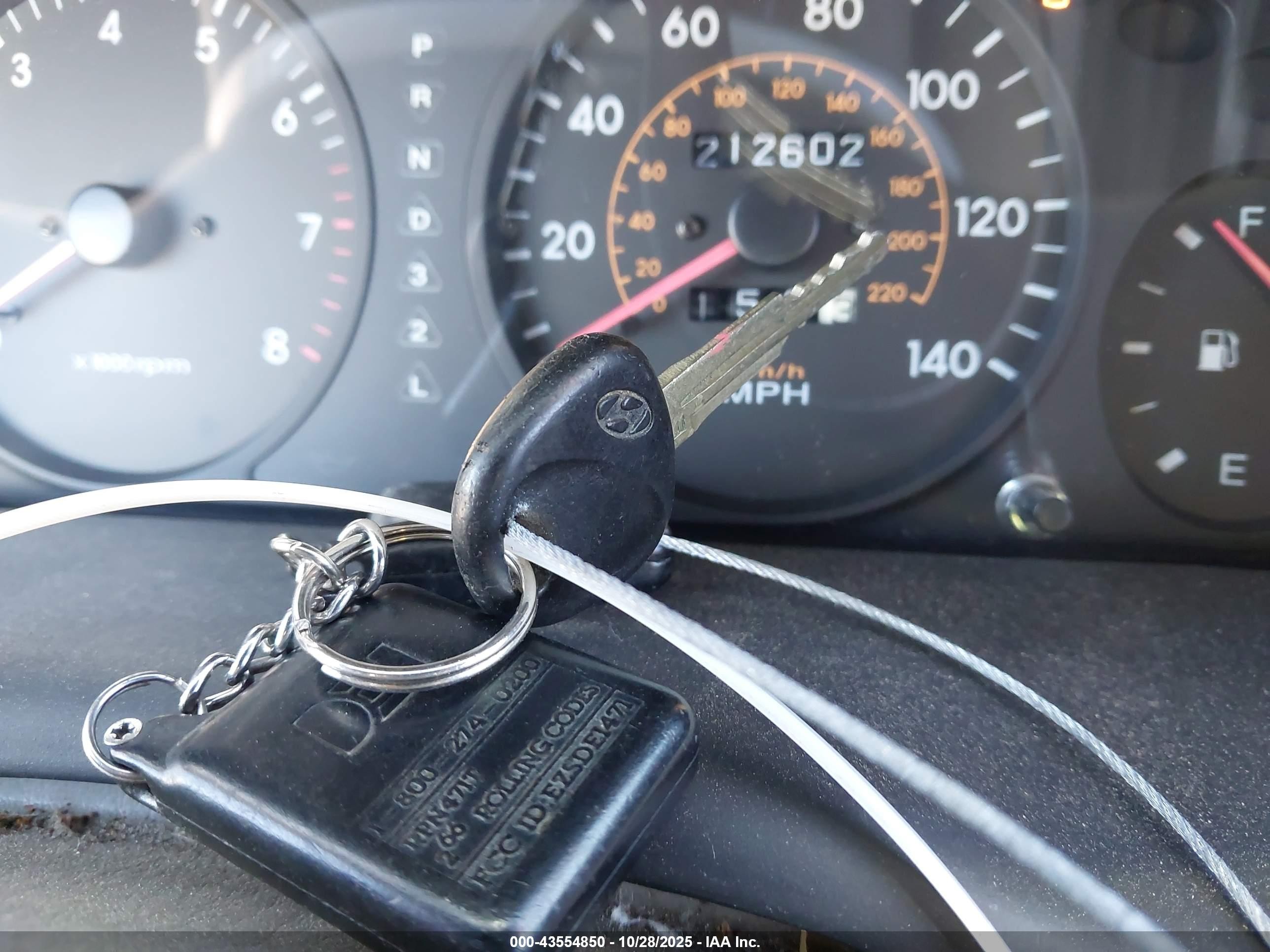 2001 Hyundai Sonata   Белый vin: KMHWF25S41A403128