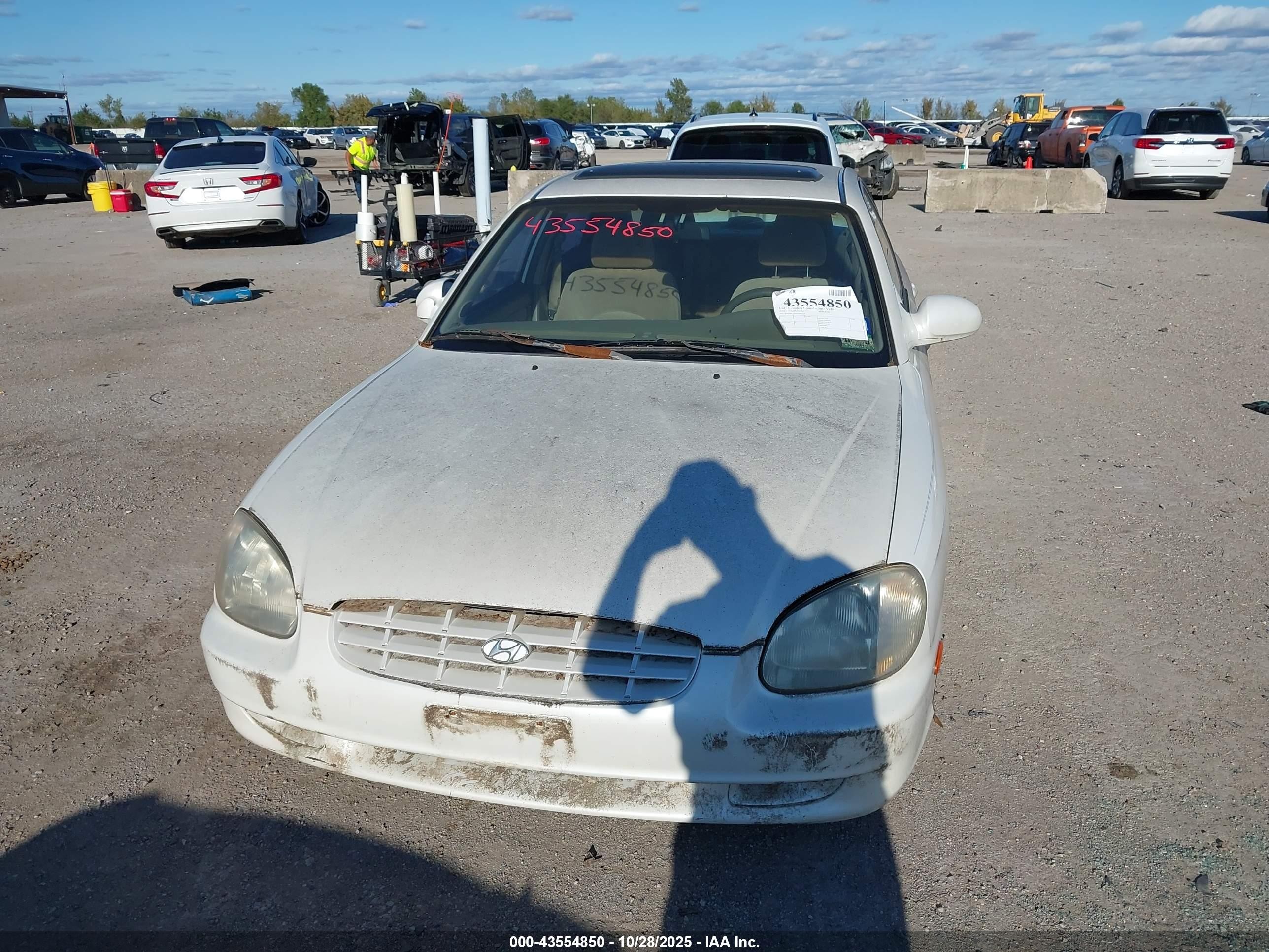 2001 Hyundai Sonata   Белый vin: KMHWF25S41A403128