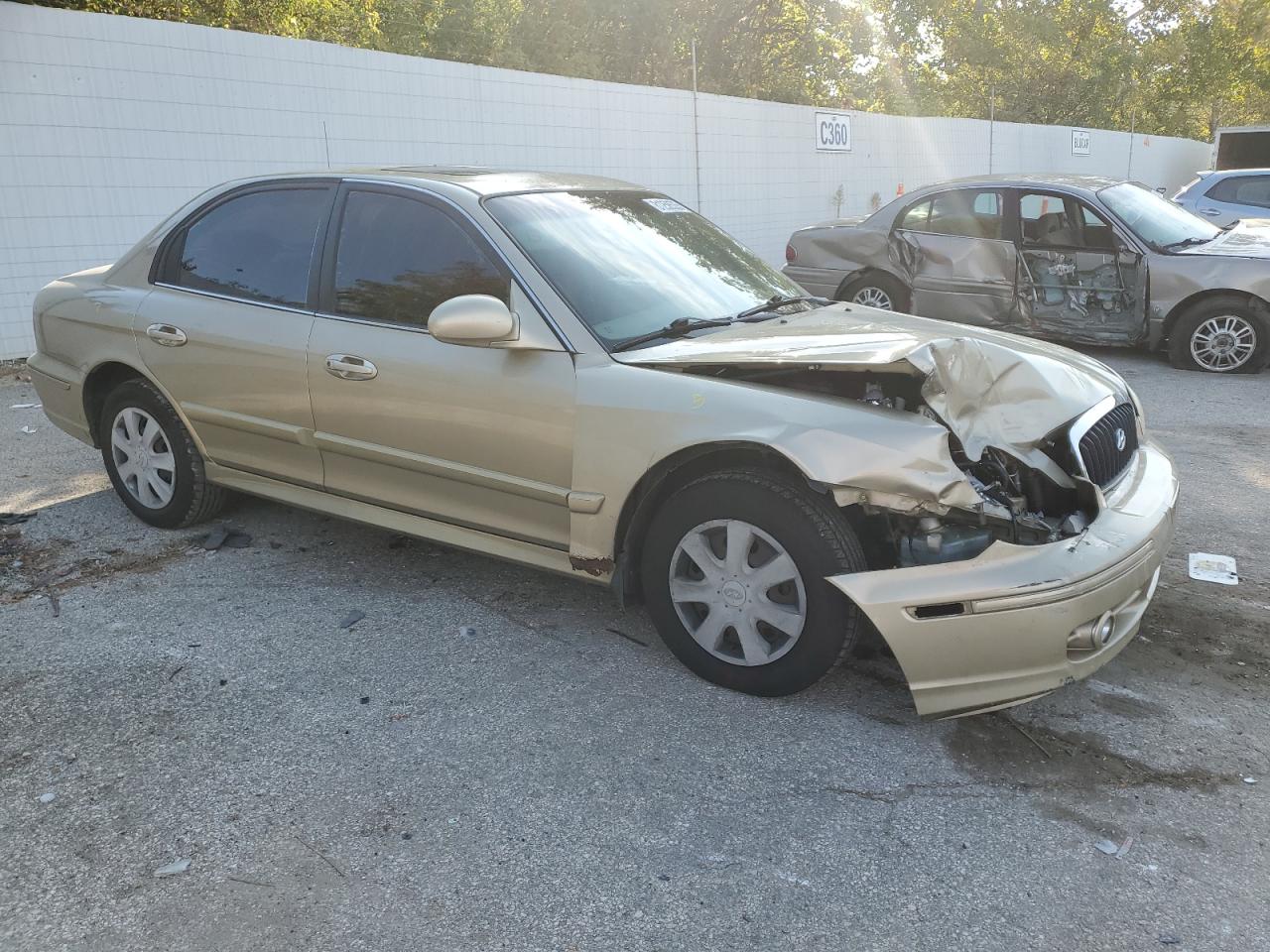 2002 Hyundai Sonata Gl Gold vin: KMHWF25S42A672134