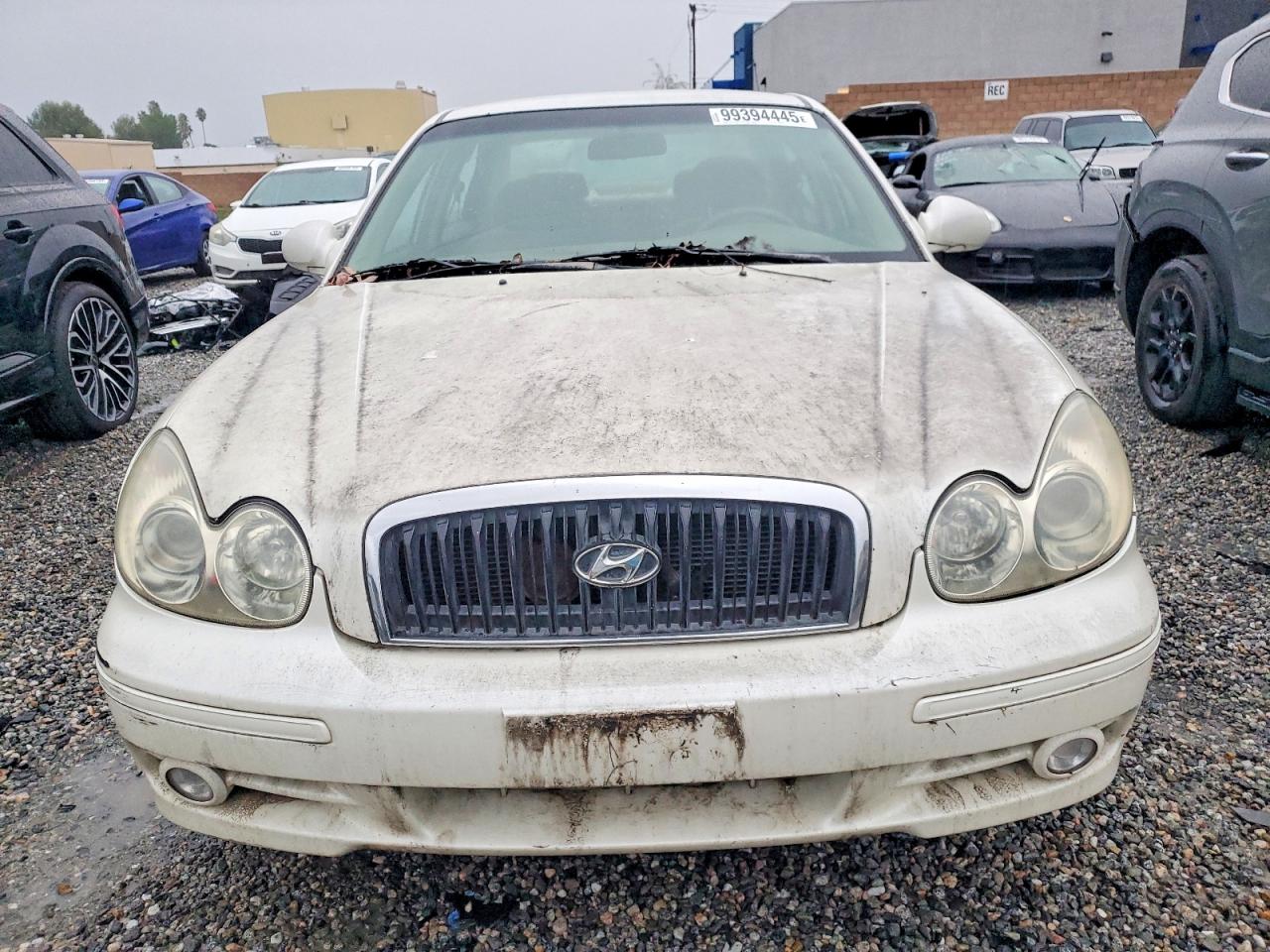 2002 Hyundai Sonata White vin: KMHWF25S52A566002