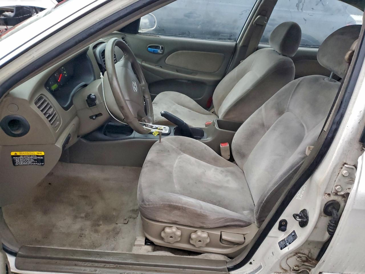 2002 Hyundai Sonata White vin: KMHWF25S52A566002
