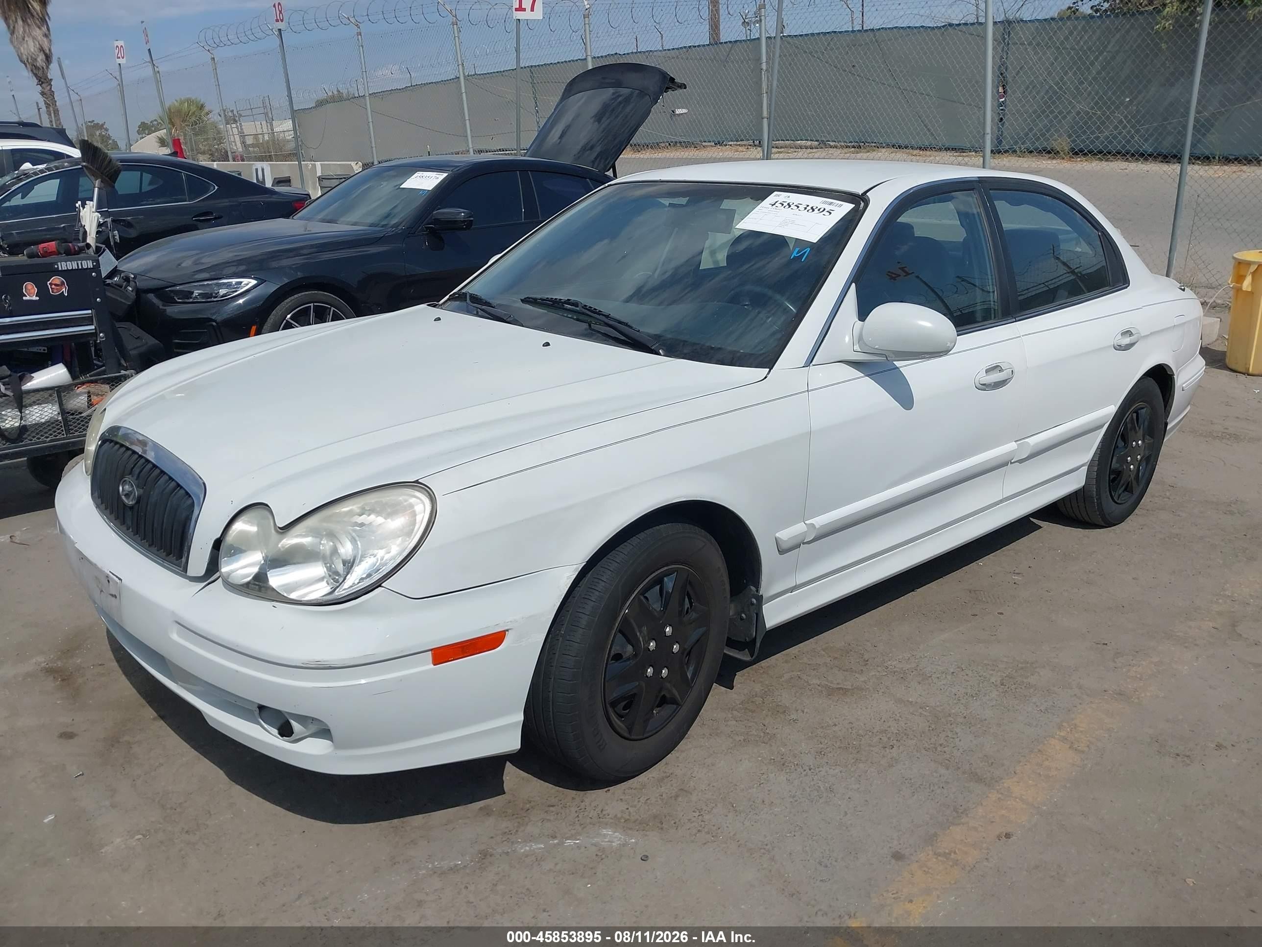 2002 Hyundai Sonata   White vin: KMHWF25S62A528195