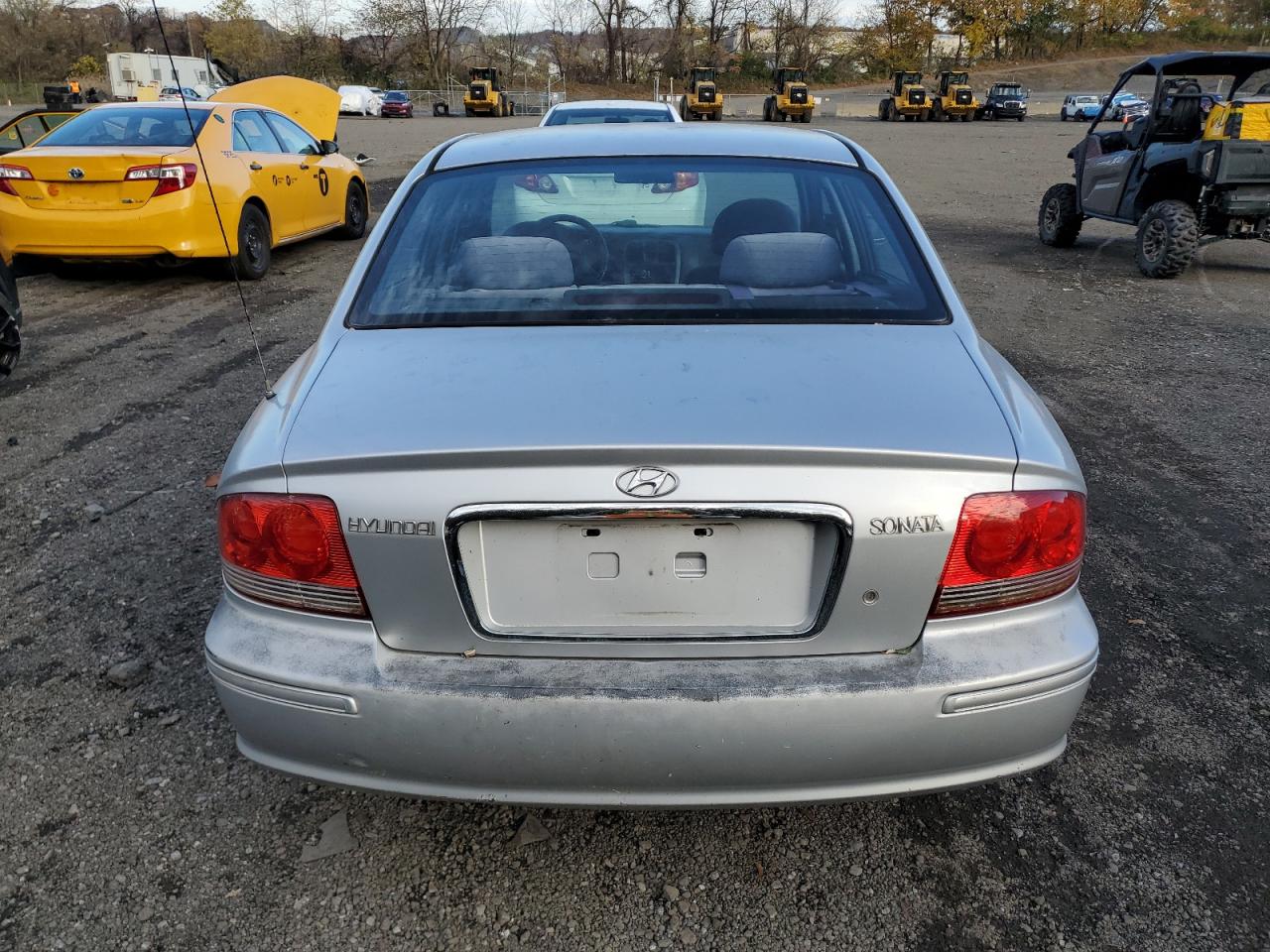 2002 Hyundai Sonata Gl Silver vin: KMHWF25S62A679005