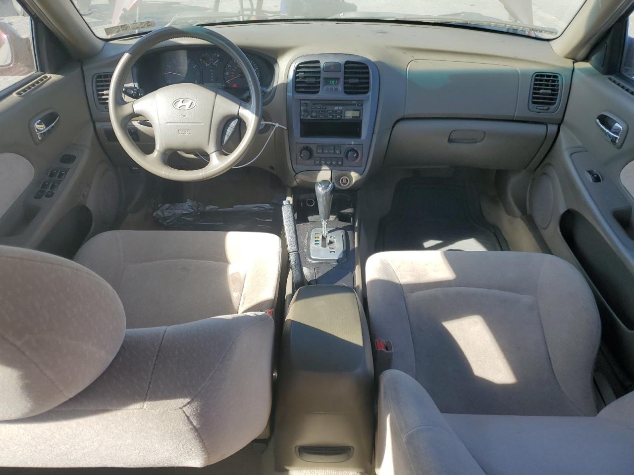 2002 Hyundai Sonata Gl Burgundy vin: KMHWF25S62A709085