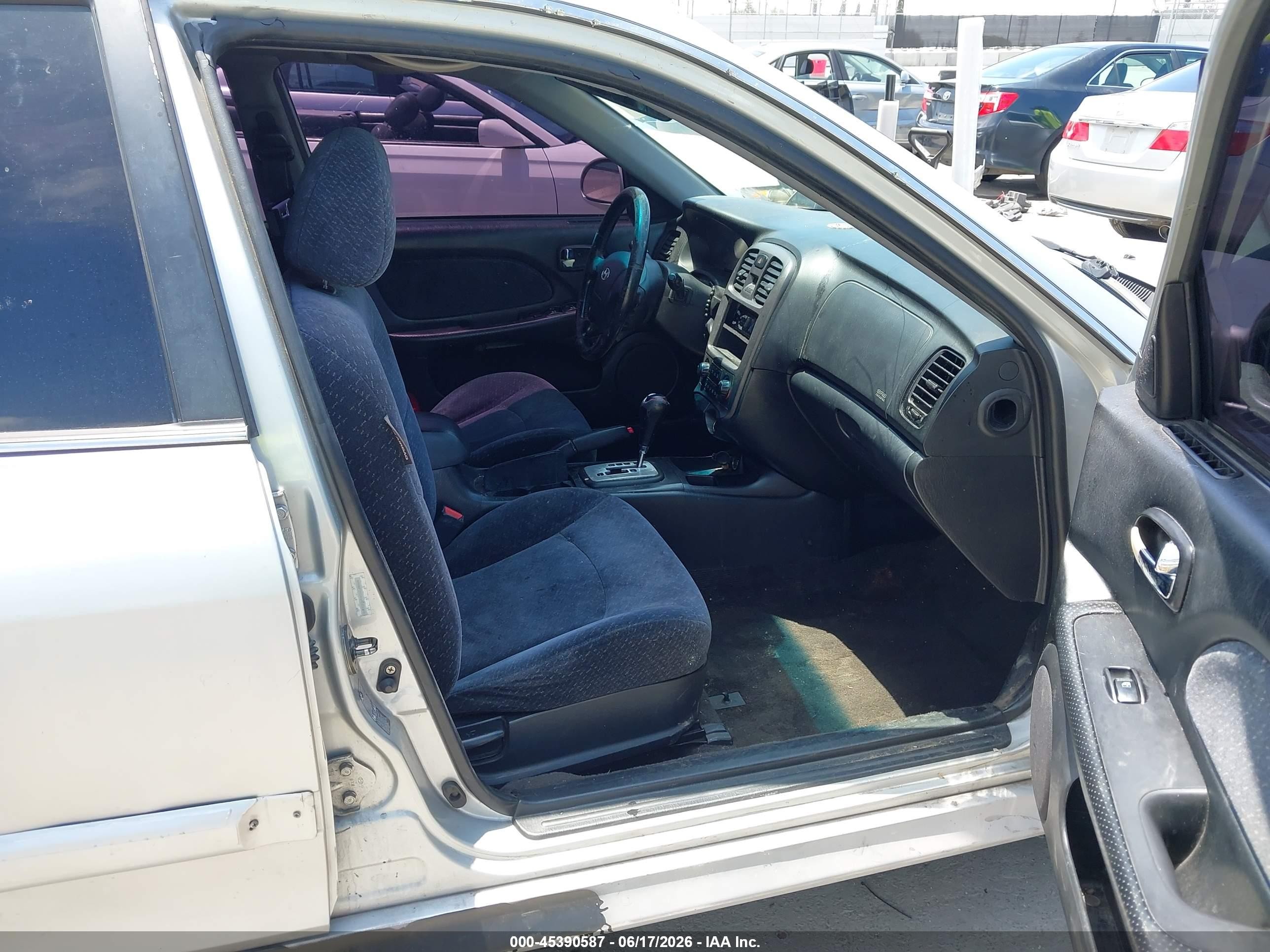 2004 Hyundai Sonata   Silver vin: KMHWF25S64A033093
