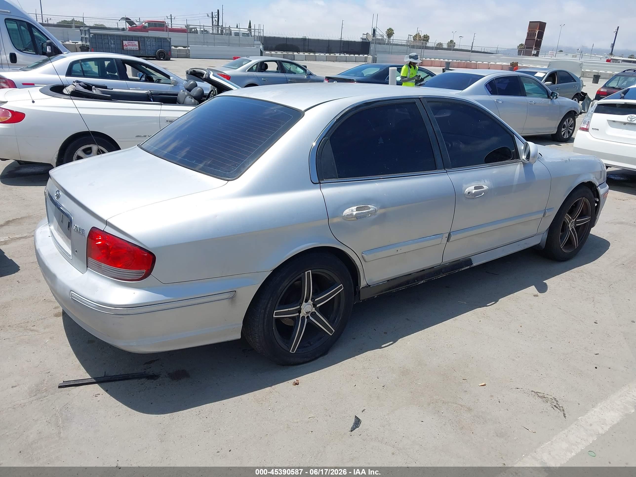 2004 Hyundai Sonata   Silver vin: KMHWF25S64A033093