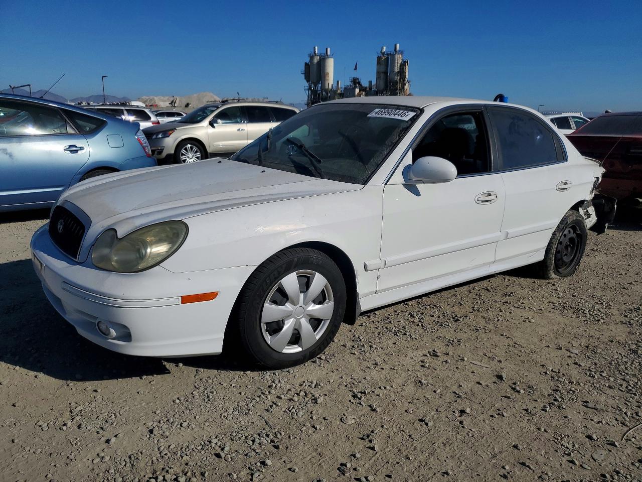 2002 Hyundai Sonata Base White vin: KMHWF25S72A671625