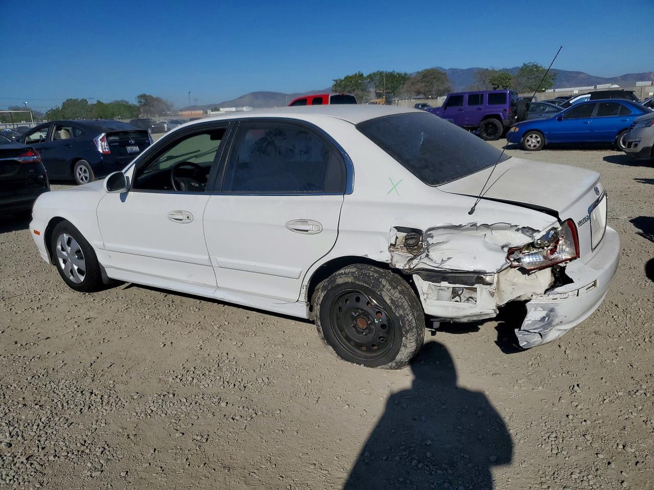 2002 Hyundai Sonata Base White vin: KMHWF25S72A671625