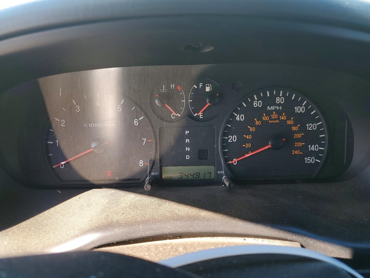 2002 Hyundai Sonata Base White vin: KMHWF25S72A671625
