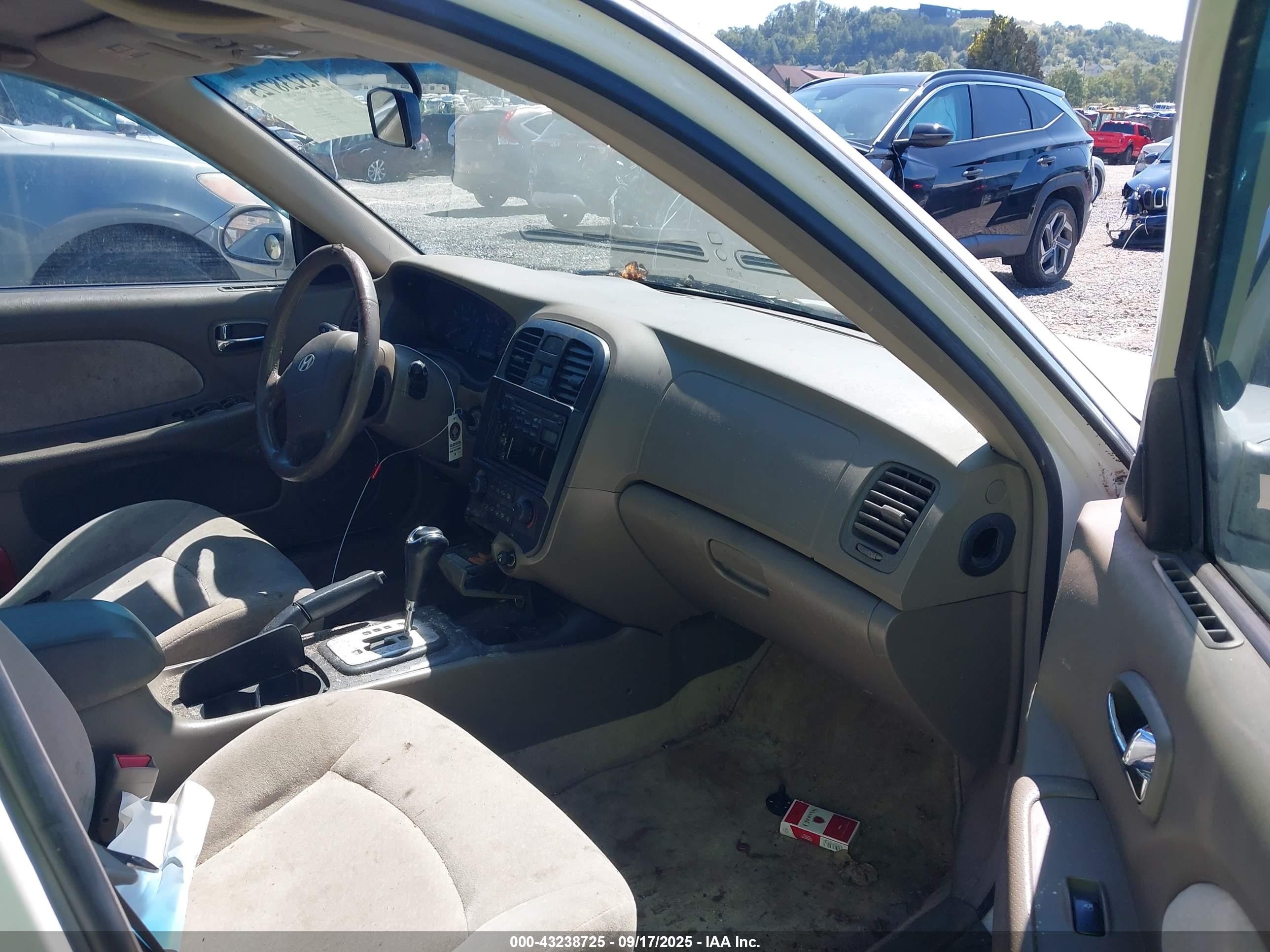 2002 Hyundai Sonata   White vin: KMHWF25S72A684505