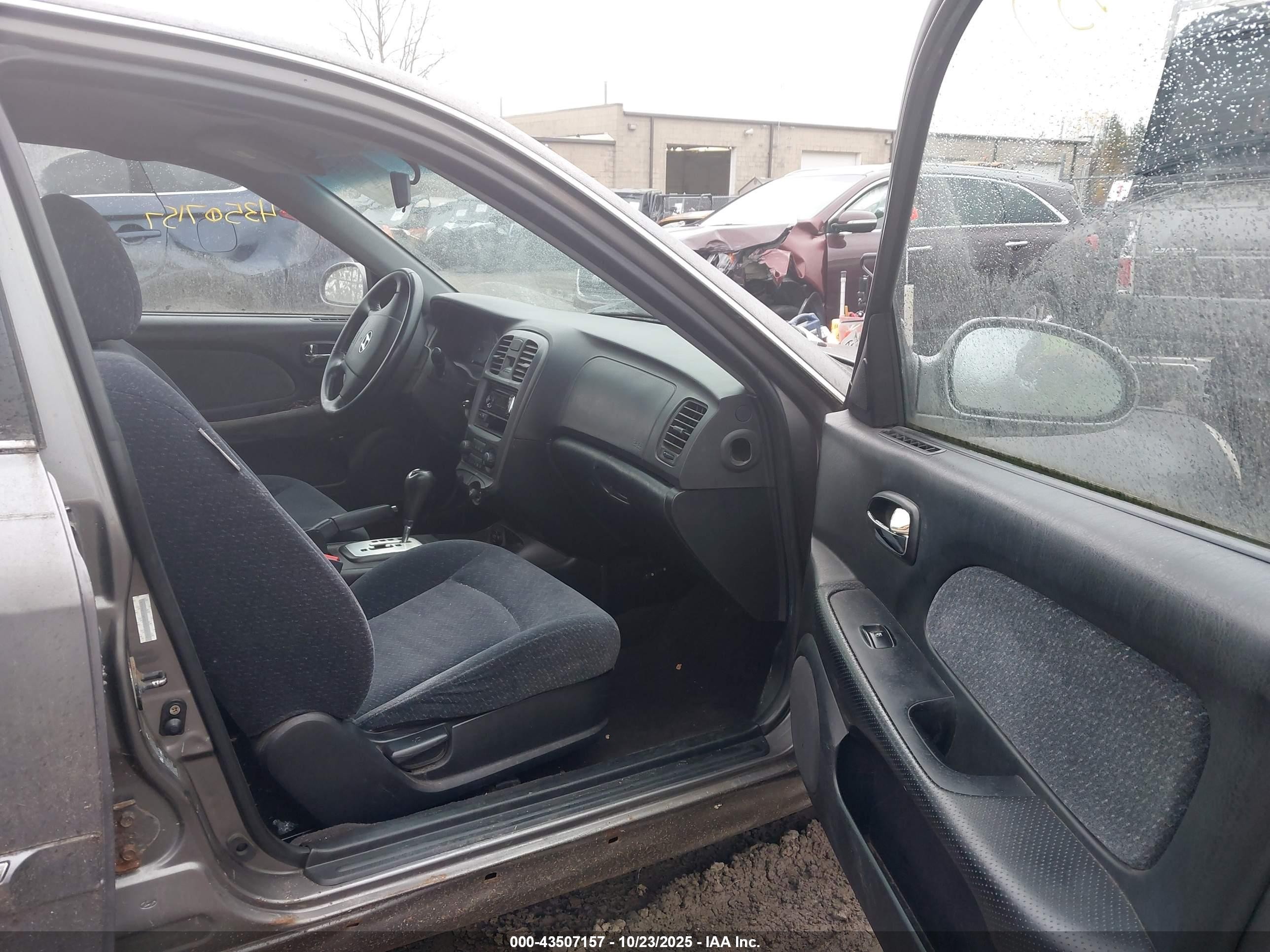 2002 Hyundai Sonata   Gray vin: KMHWF25S82A572196