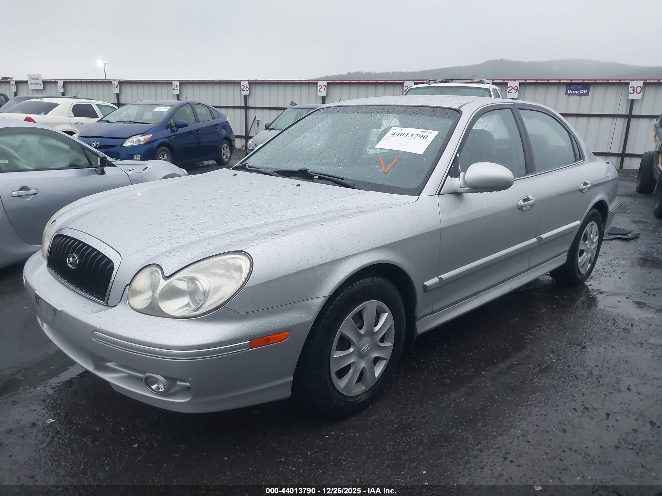 2002 Hyundai Sonata   Silver vin: KMHWF25S82A681872