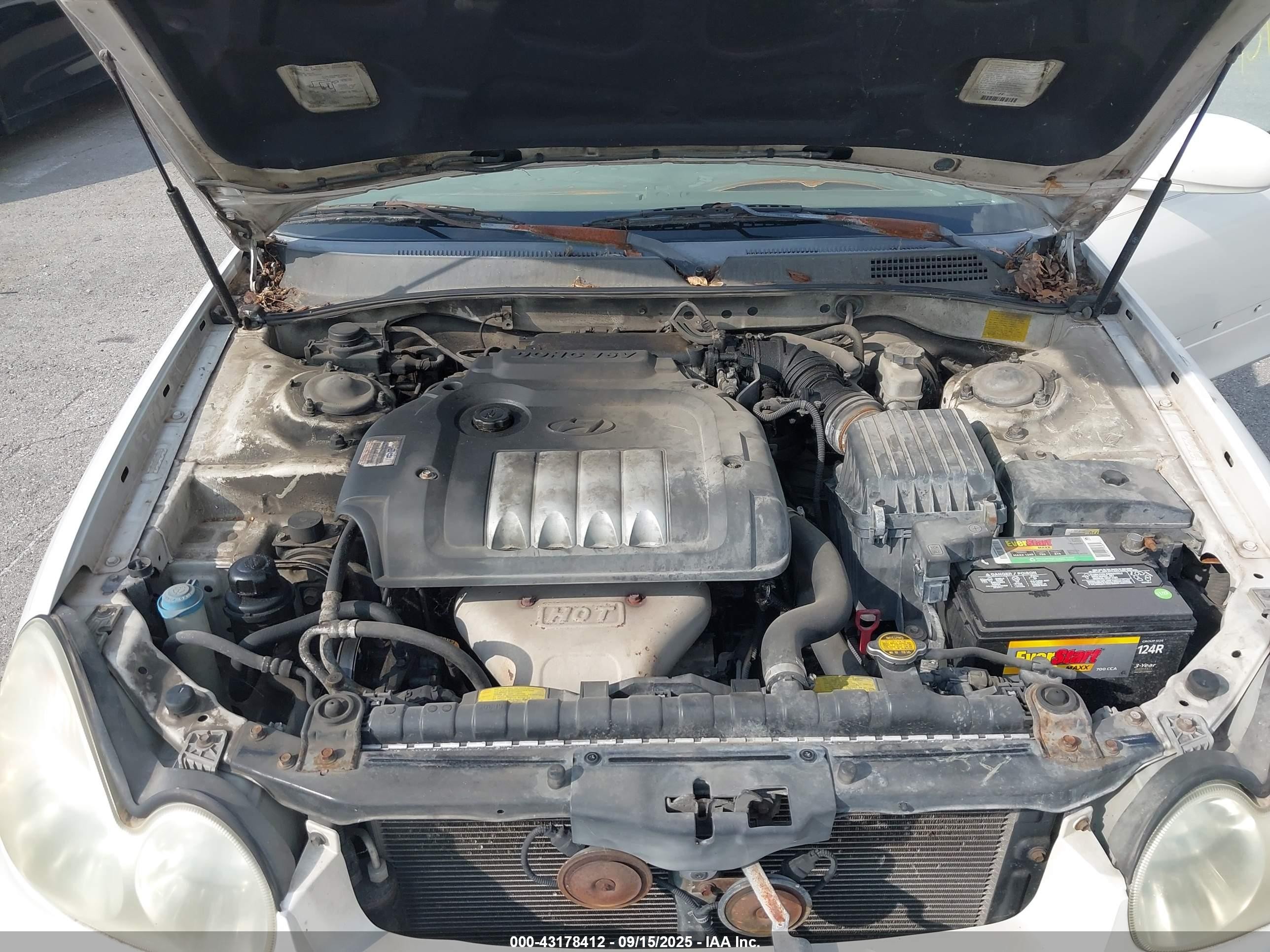 2002 Hyundai Sonata   White vin: KMHWF25SX2A691836