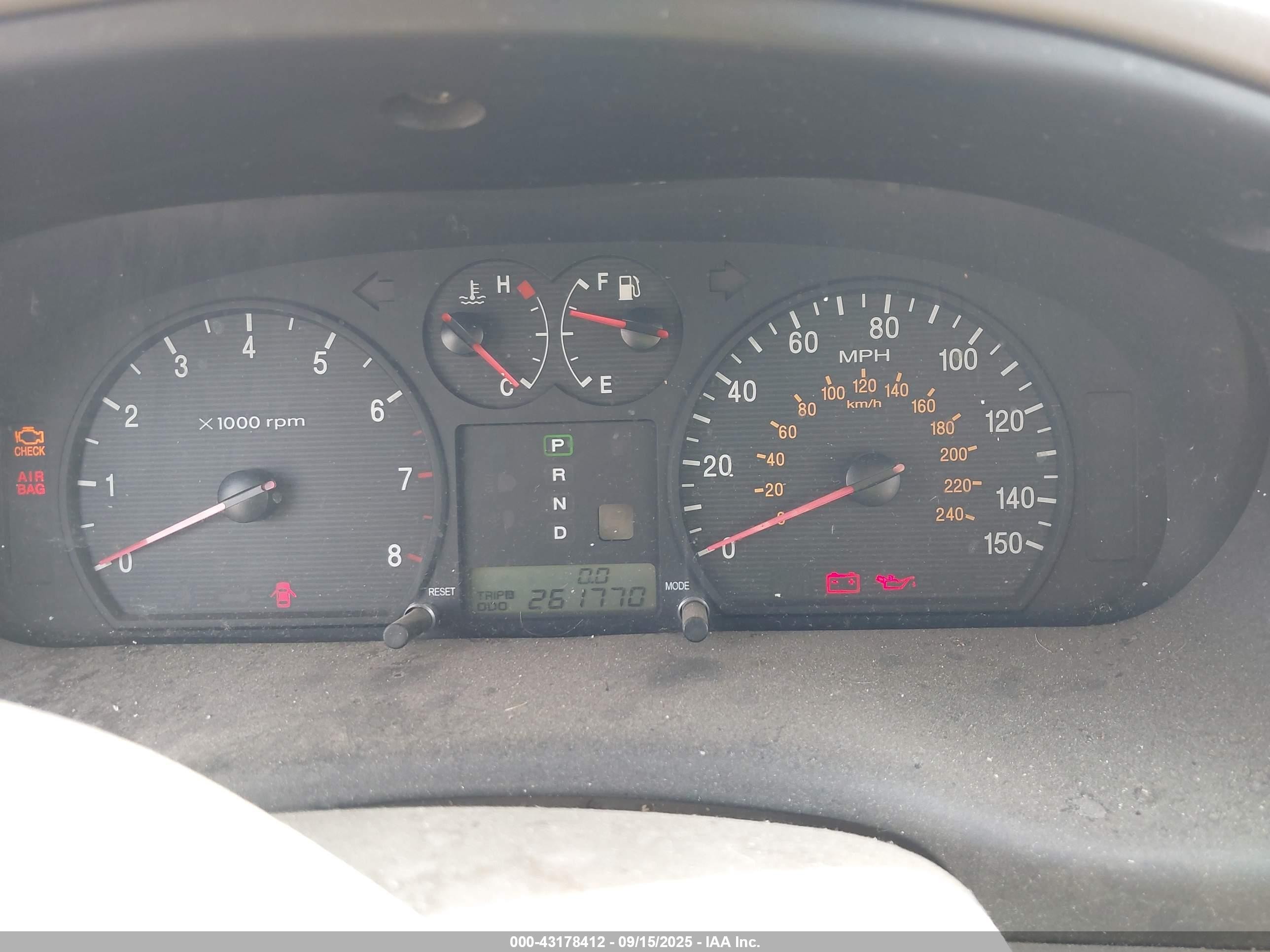 2002 Hyundai Sonata   White vin: KMHWF25SX2A691836