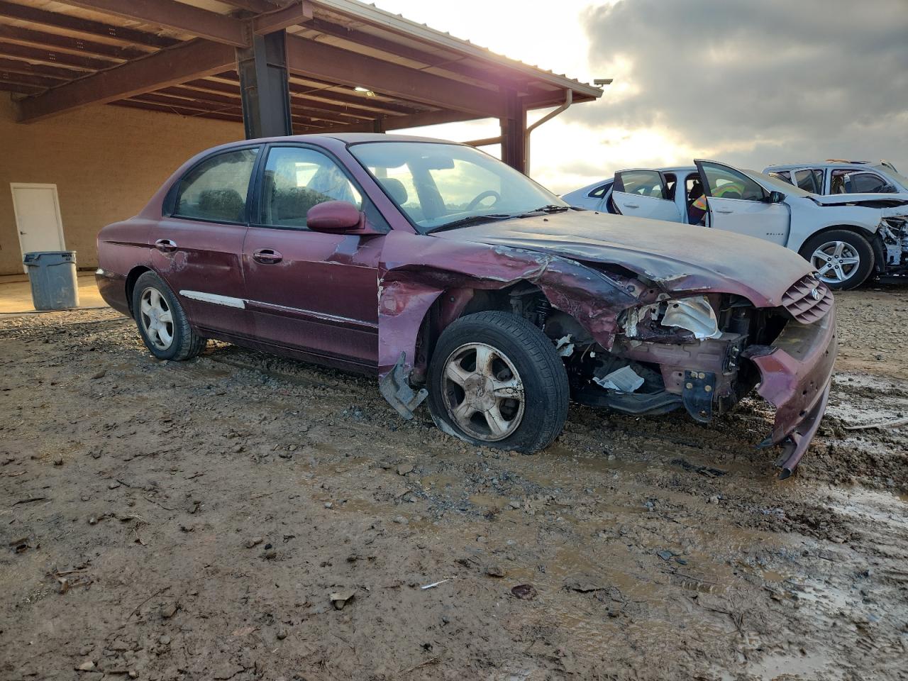 2000 Hyundai Sonata Base Maroon vin: KMHWF25V4YA180187