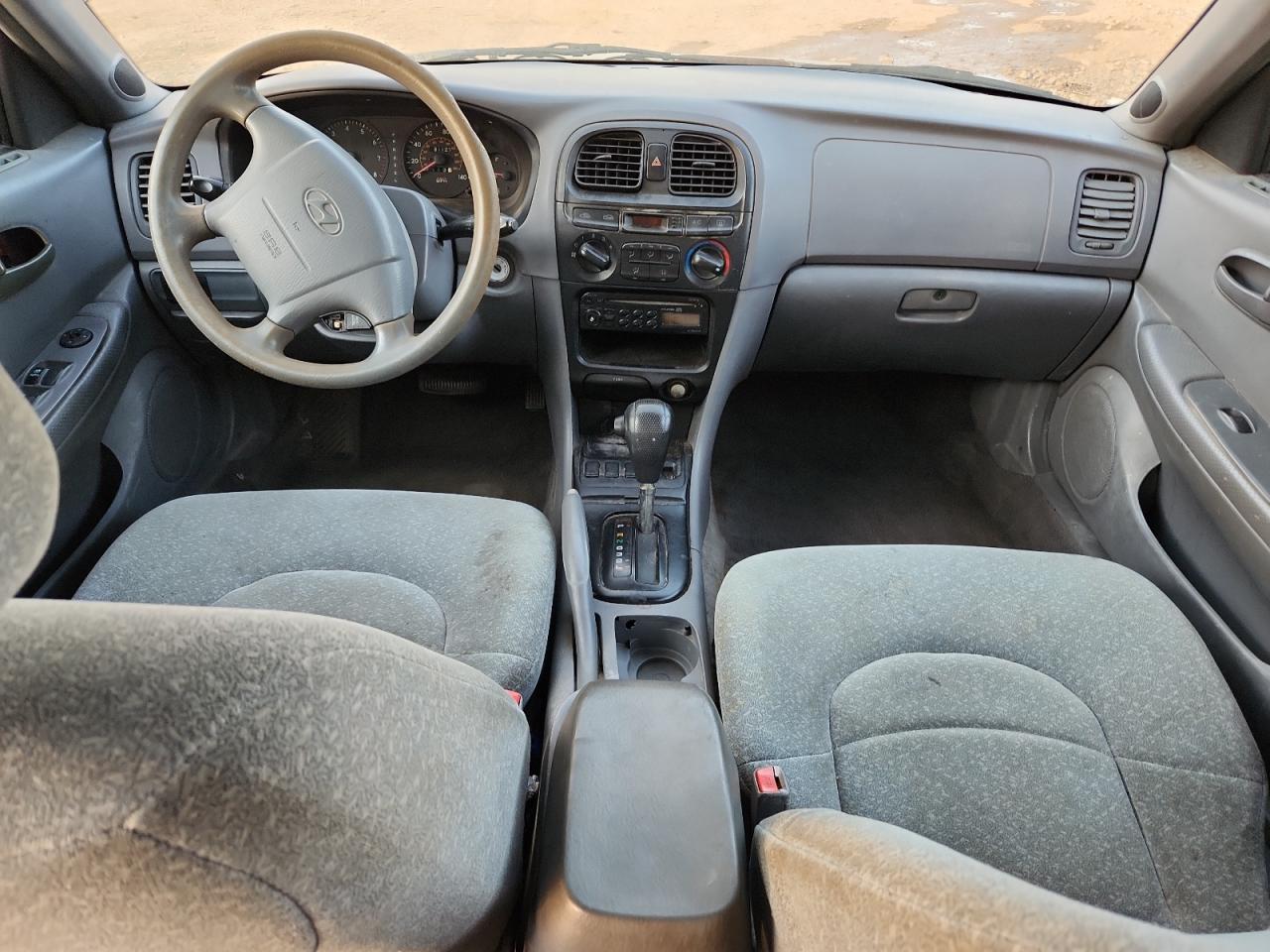 2000 Hyundai Sonata Base Maroon vin: KMHWF25V4YA180187