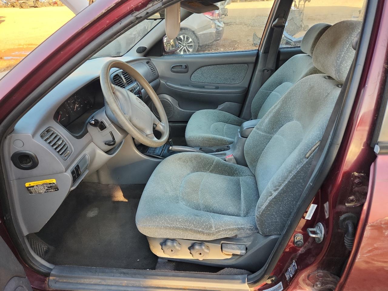 2000 Hyundai Sonata Base Maroon vin: KMHWF25V4YA180187