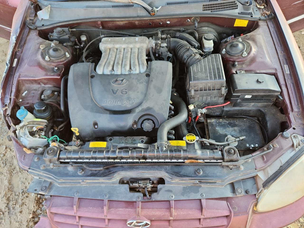2000 Hyundai Sonata Base Maroon vin: KMHWF25V4YA180187