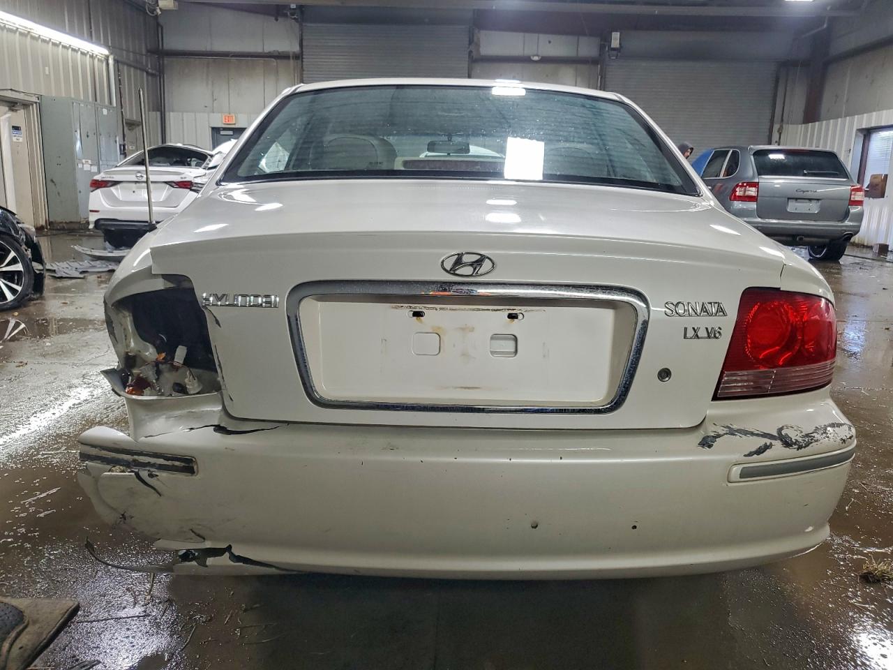2002 Hyundai Sonata Gls White vin: KMHWF35H02A664123
