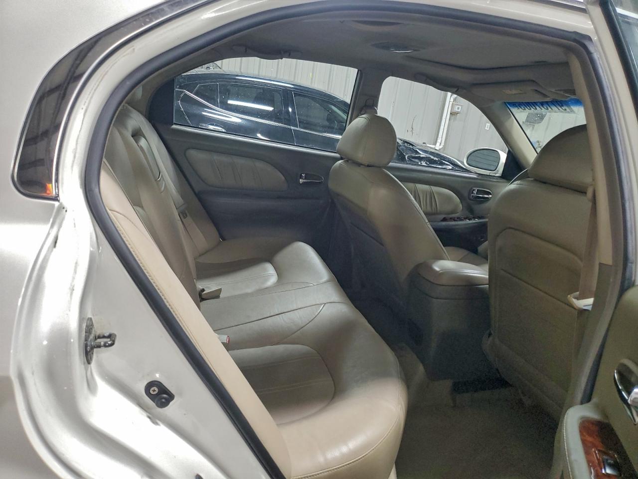 2002 Hyundai Sonata Gls White vin: KMHWF35H02A664123