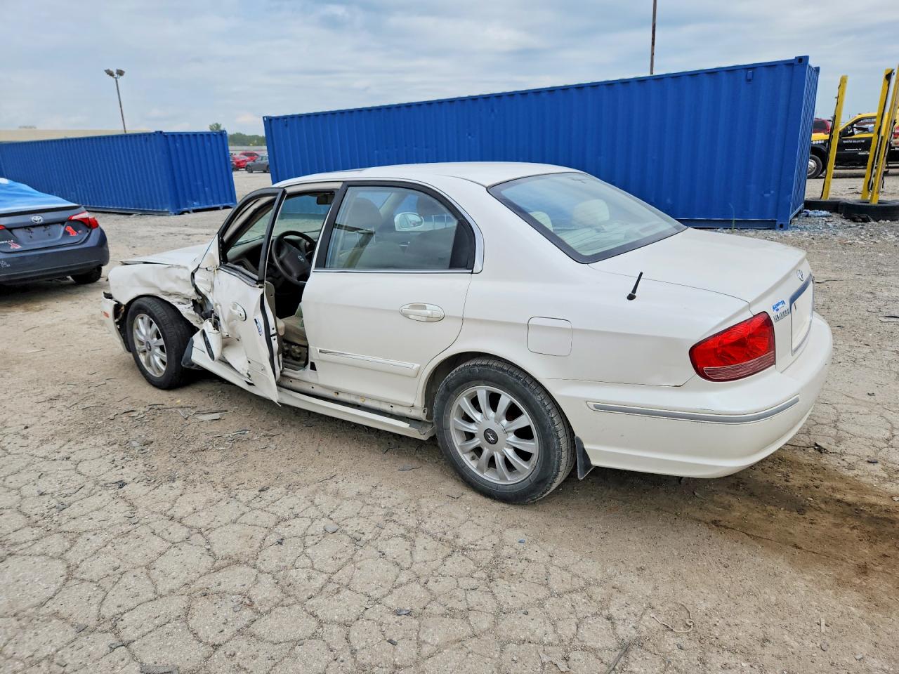 2004 Hyundai Sonata Gls White vin: KMHWF35H04A007650