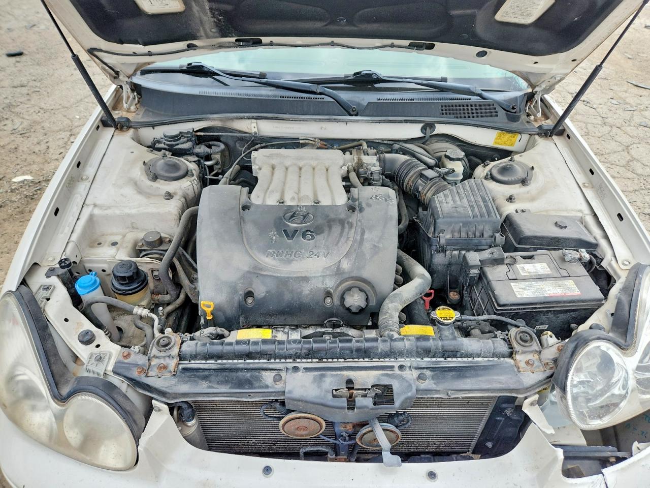 2004 Hyundai Sonata Gls White vin: KMHWF35H04A007650