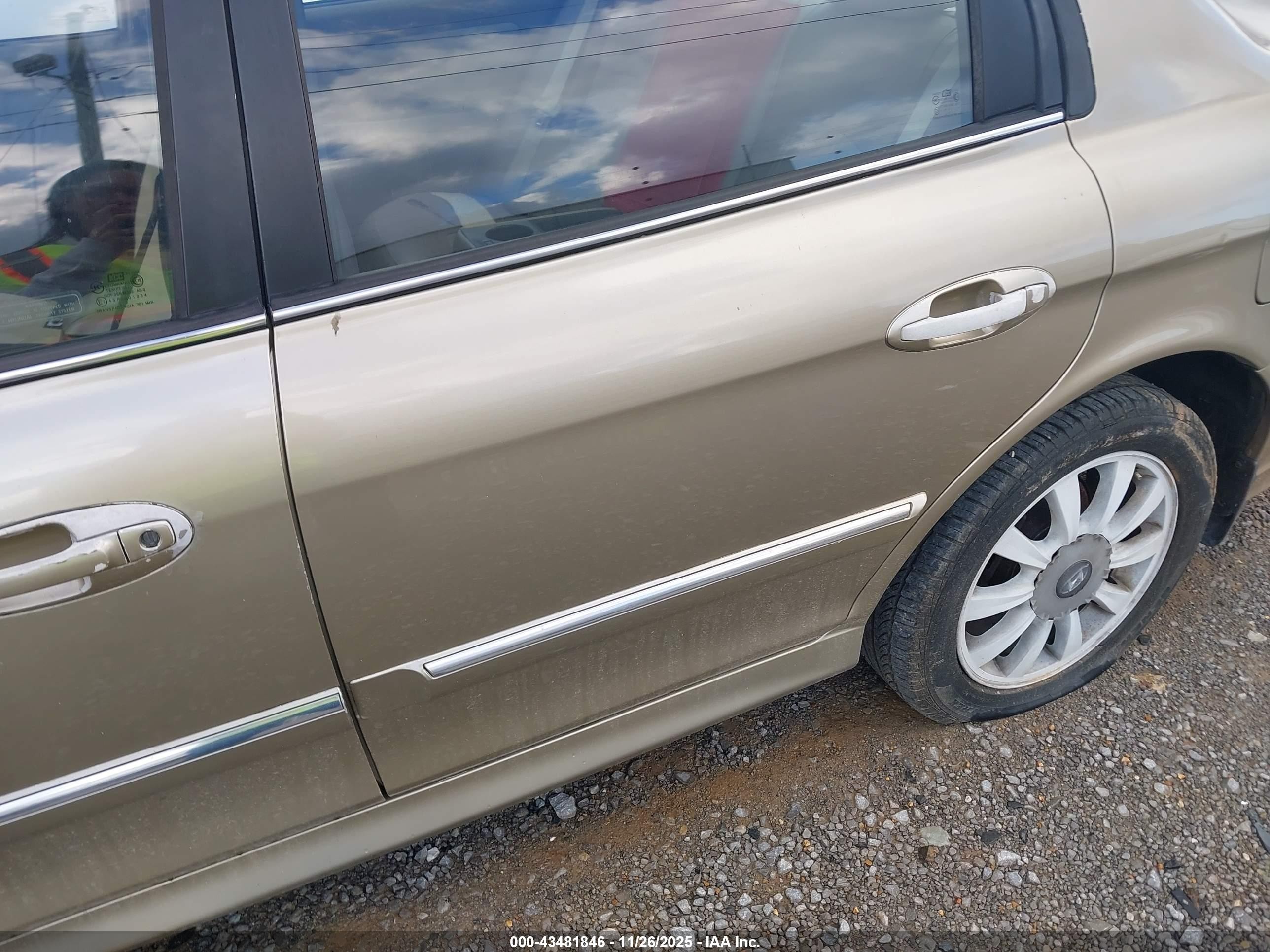 2003 Hyundai Sonata Gls/lx Gold vin: KMHWF35H13A778813