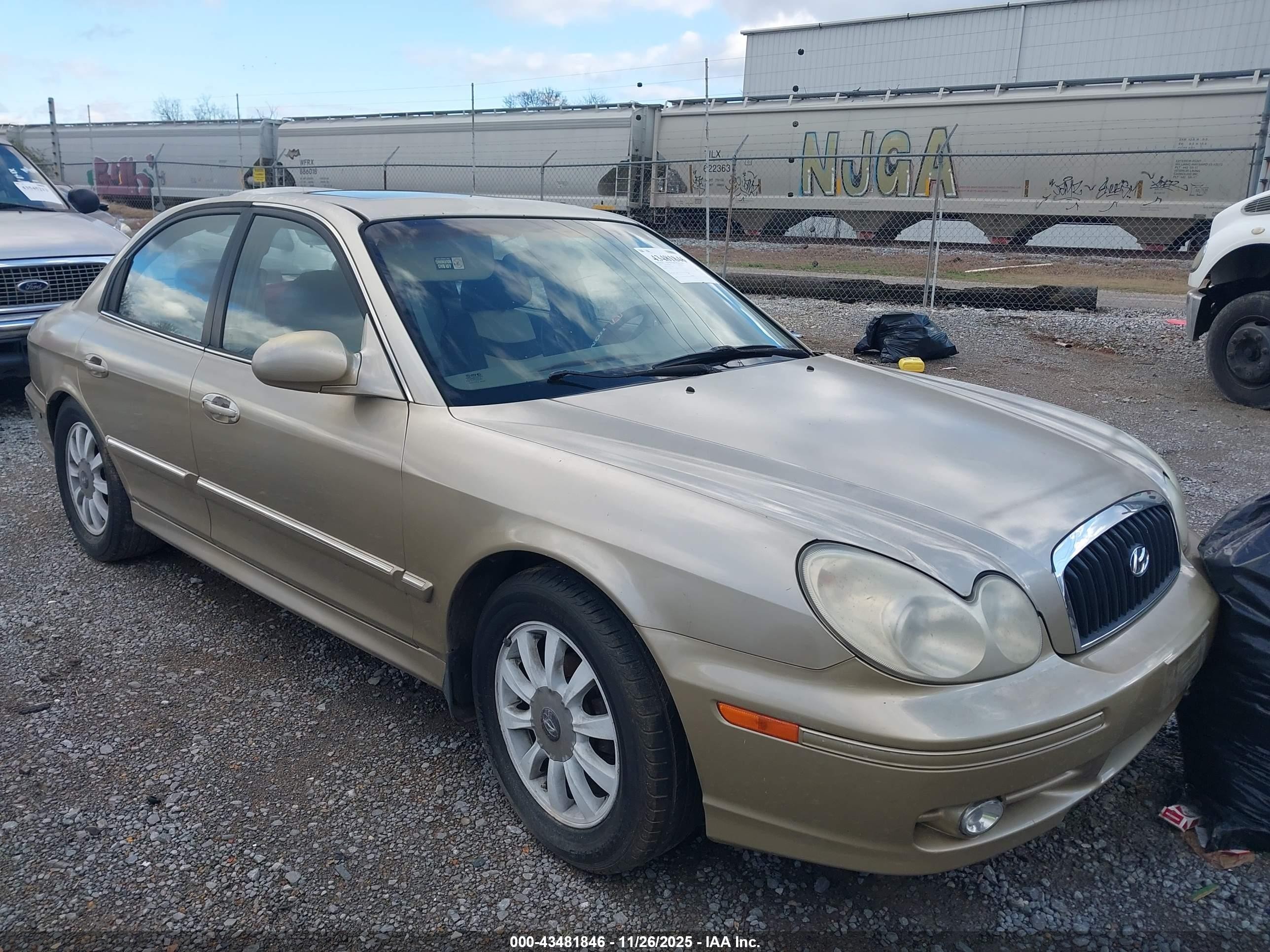 2003 Hyundai Sonata Gls/lx Gold vin: KMHWF35H13A778813